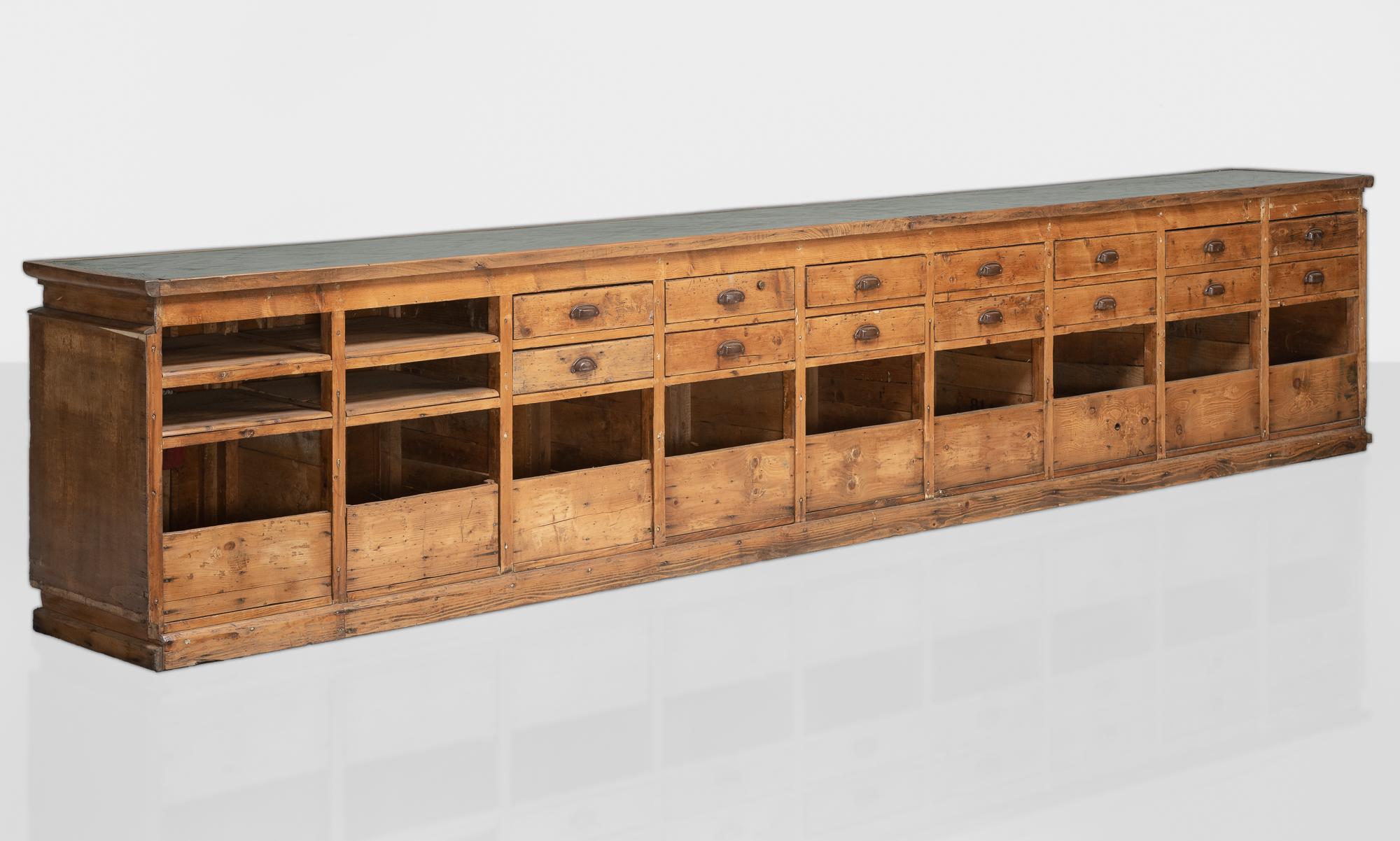 Italian Massive Pine Chest of Drawers, Italy, circa 1940