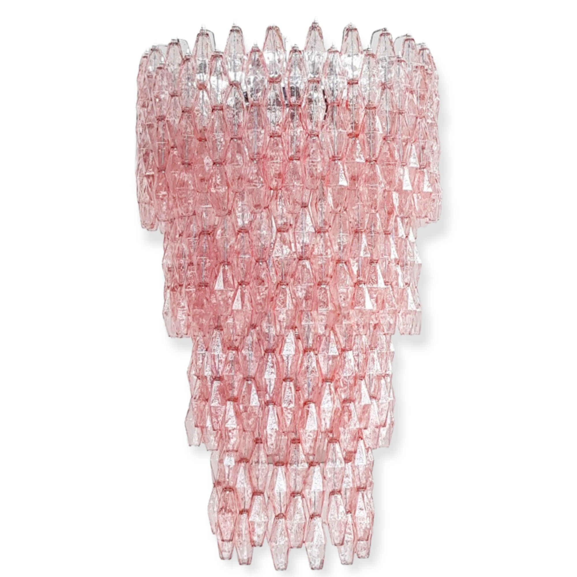 Mid-Century moderno Massiccio lampadario rosa Poliedri in vendita