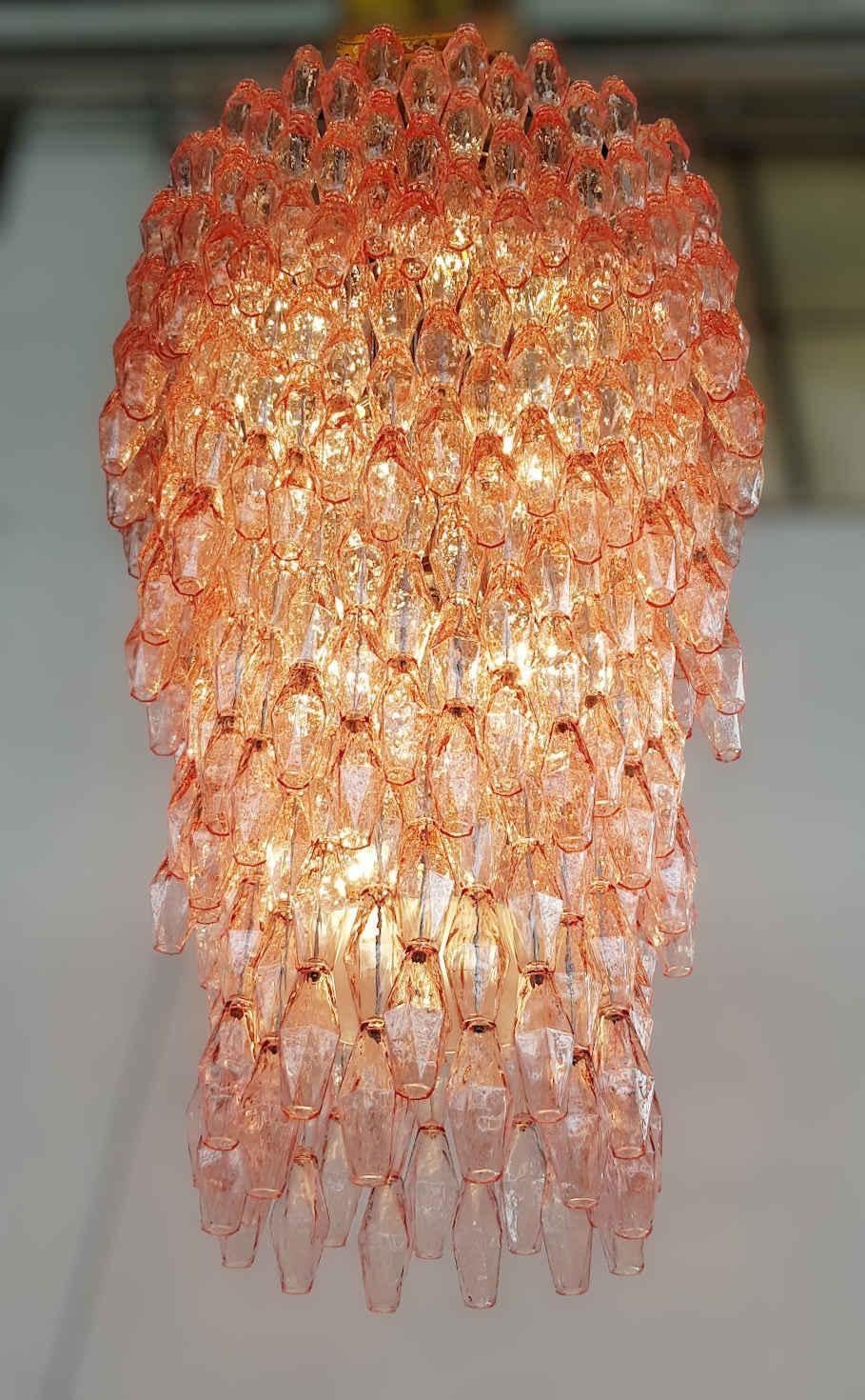XX secolo Massiccio lampadario rosa Poliedri in vendita