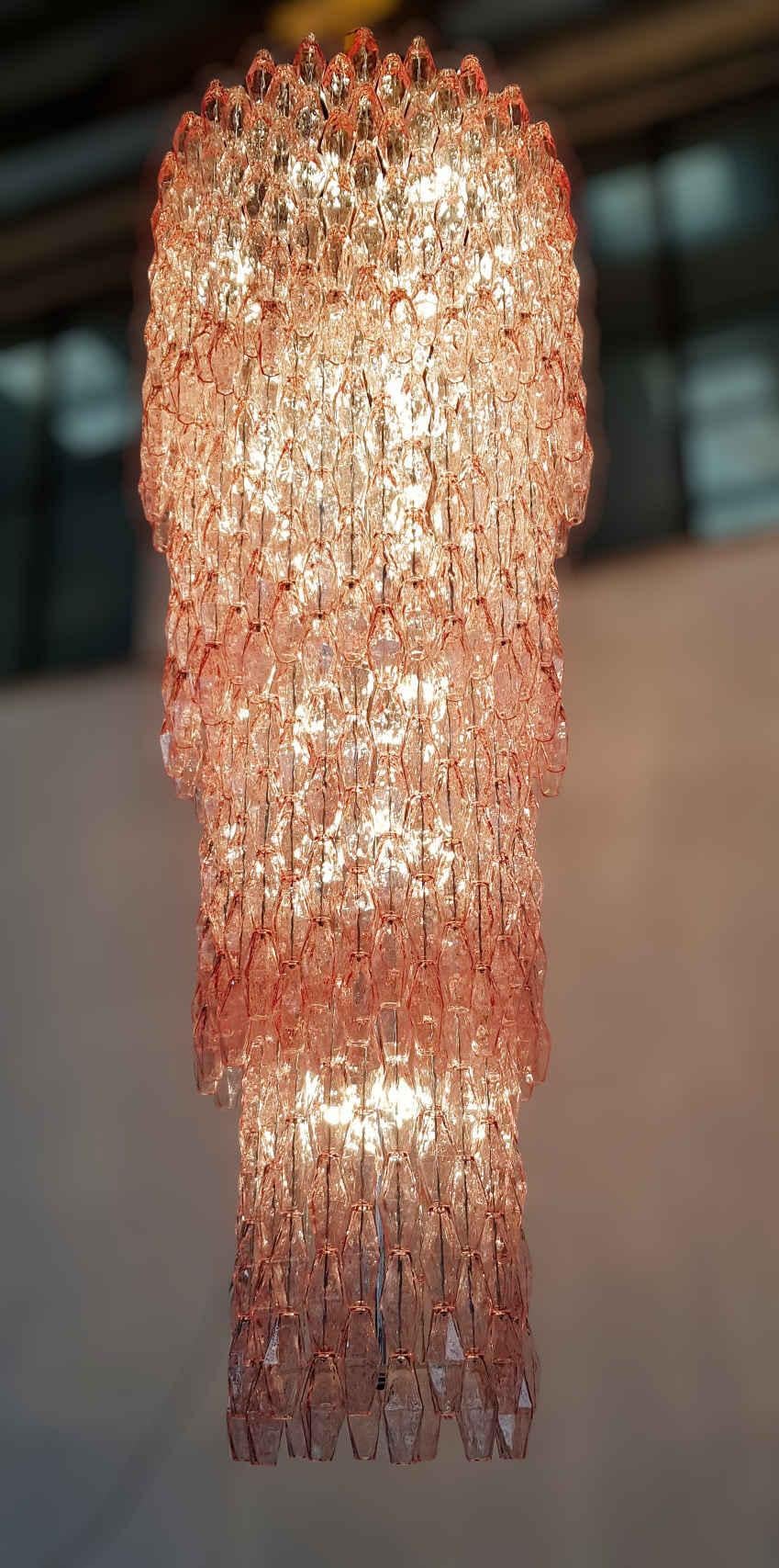 Vetro di Murano Massiccio lampadario rosa Poliedri in vendita