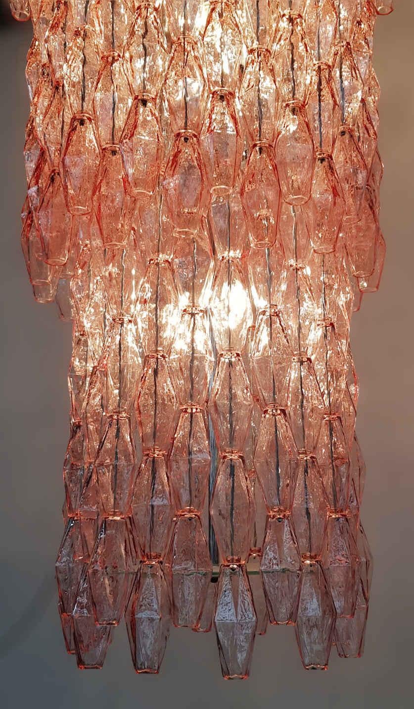 Massiccio lampadario rosa Poliedri in vendita 2