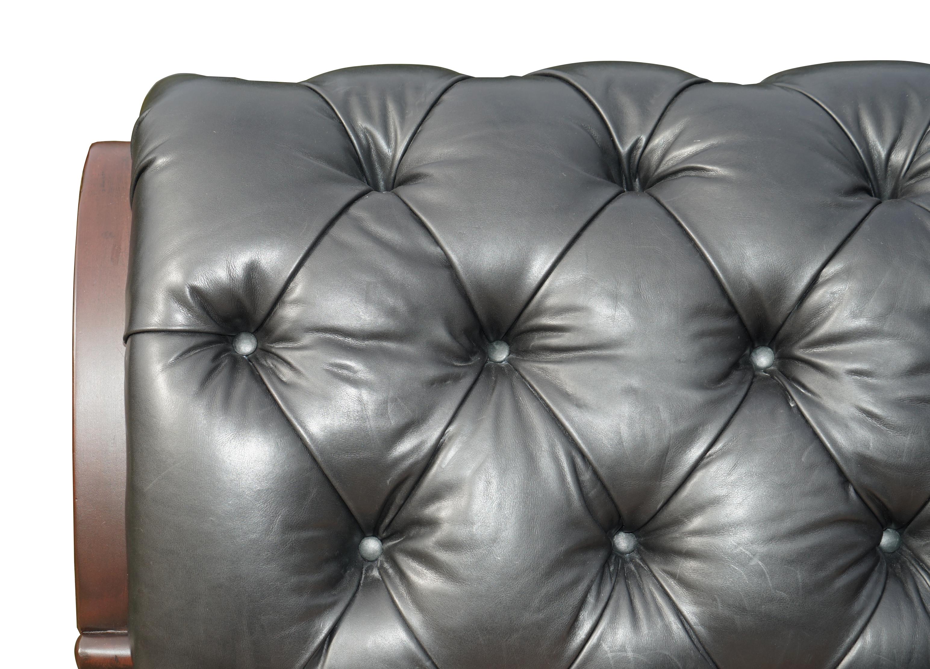 20th Century Massive Ralph Lauren Clivedon Black Leather Chesterfield Bed For Sale