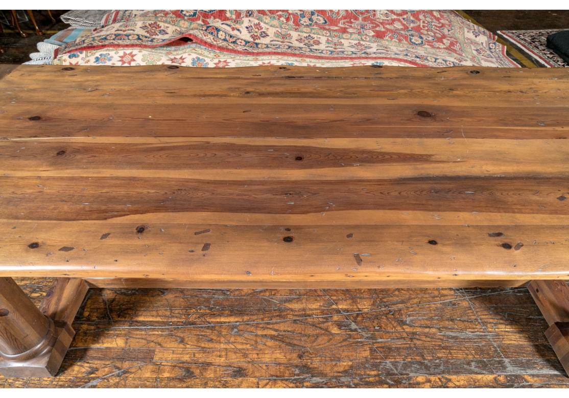 Massiver Ralph Lauren Trestle-Tisch aus Kiefernholz  im Zustand „Relativ gut“ im Angebot in Bridgeport, CT