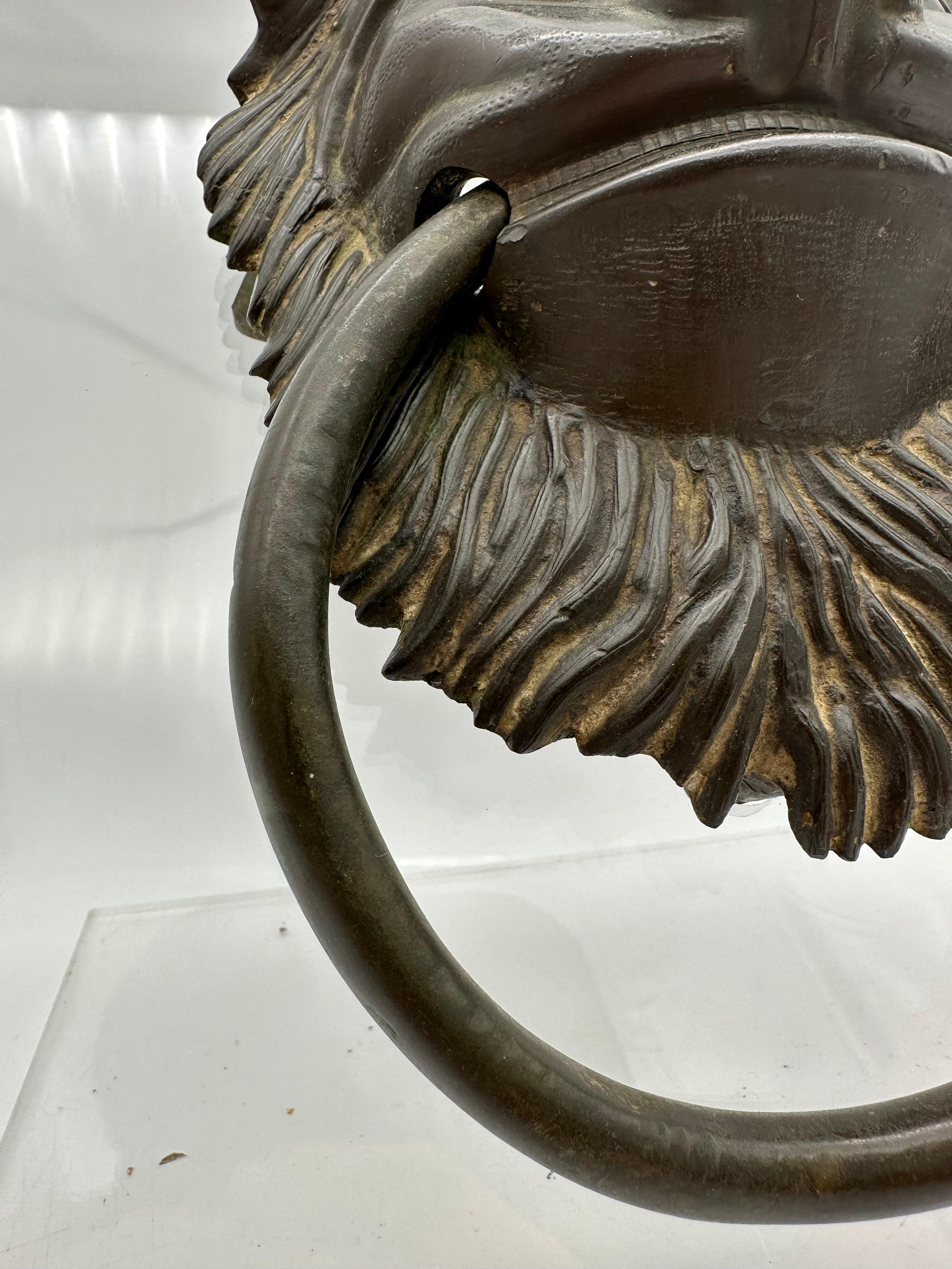 Rare lion d'Allemagne du Sud  Knocker de porte en bronze, 17ème siècle en vente 1