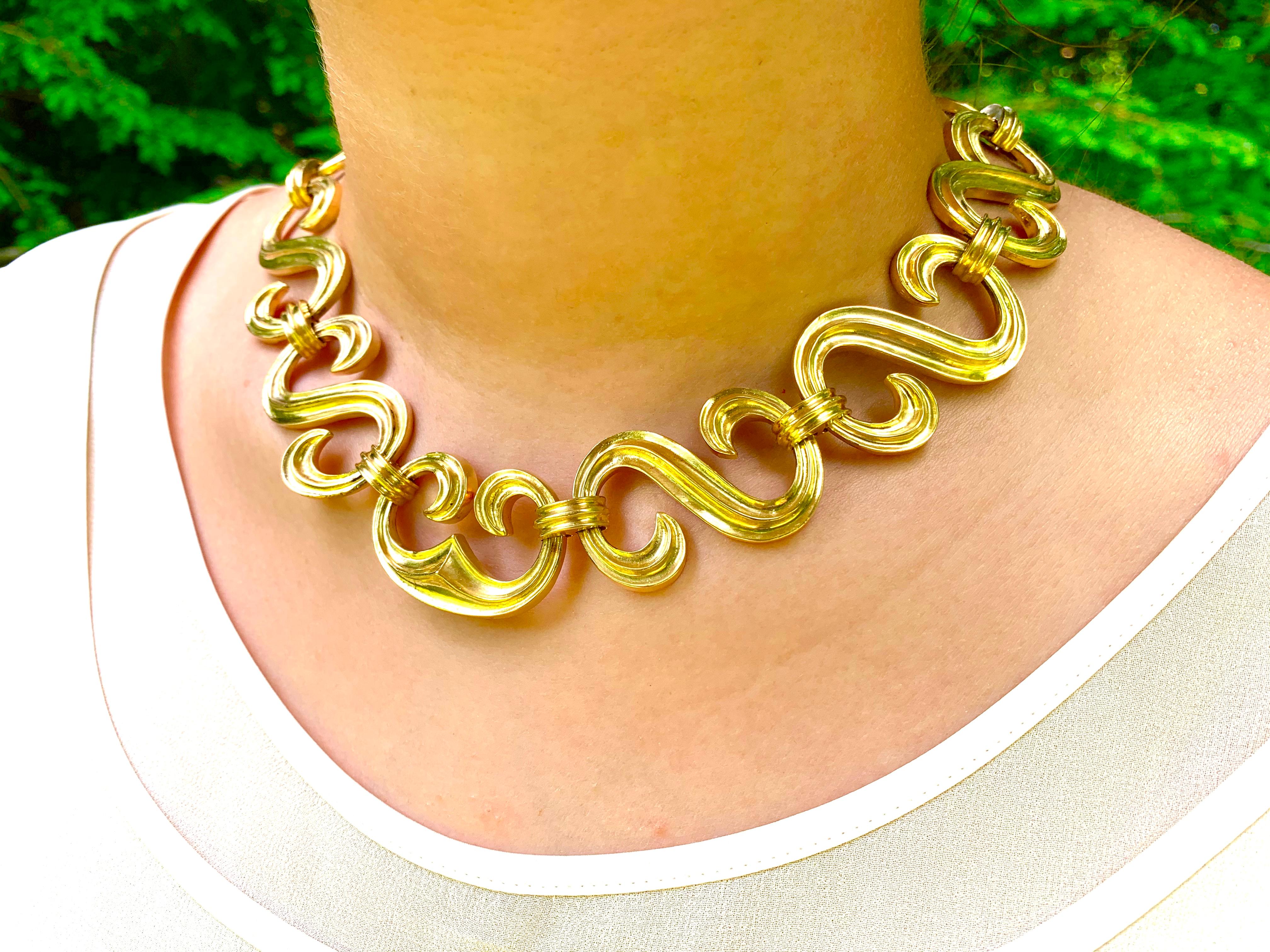 Moderniste Robert Wander, ensemble colliers et boucles d'oreilles fantaisie en or jaune 18 carats, France en vente