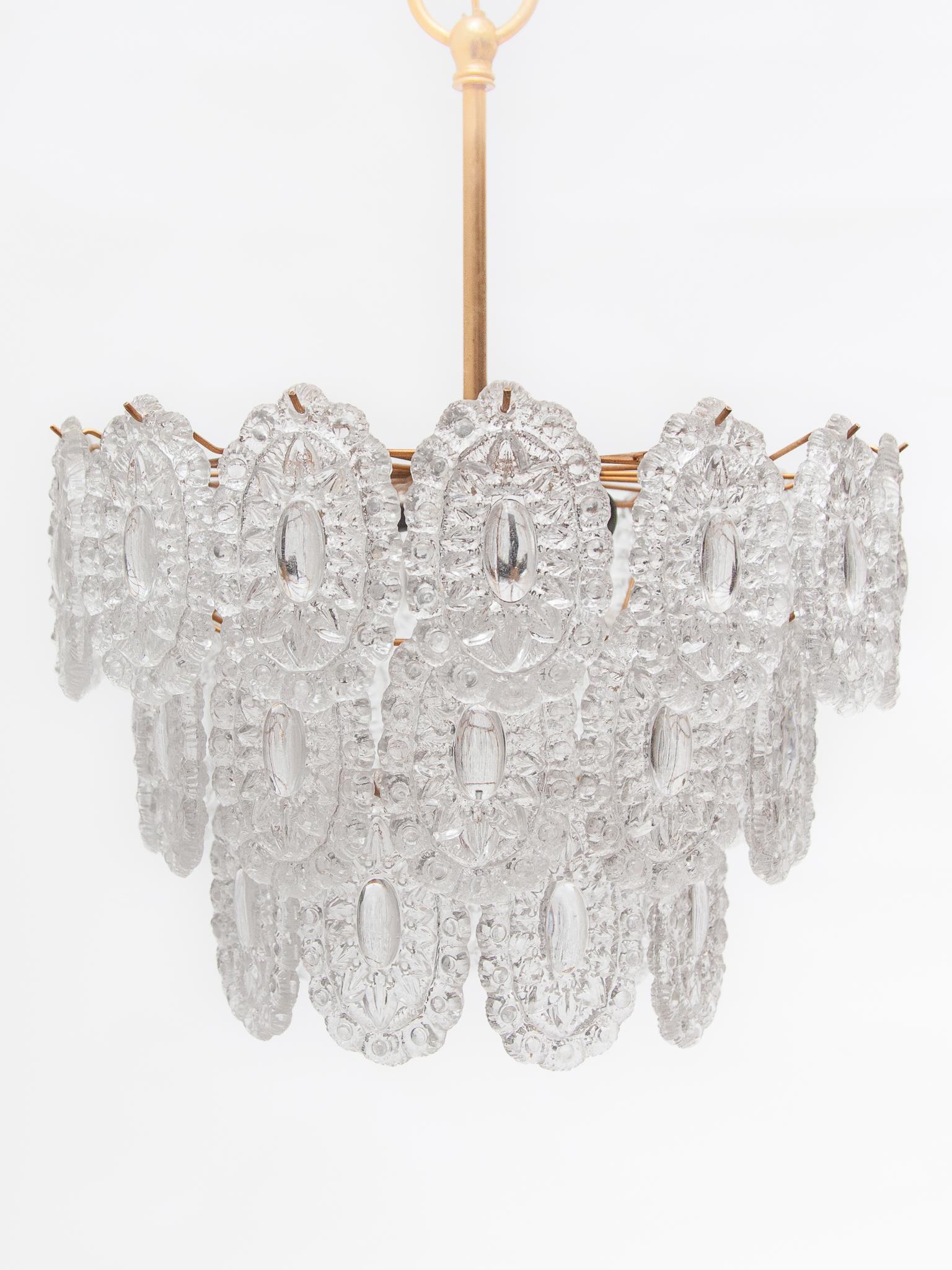 Massive Rosette Crystal Glass Chandelier, 1970s Belgium In Good Condition For Sale In Antwerp, BE