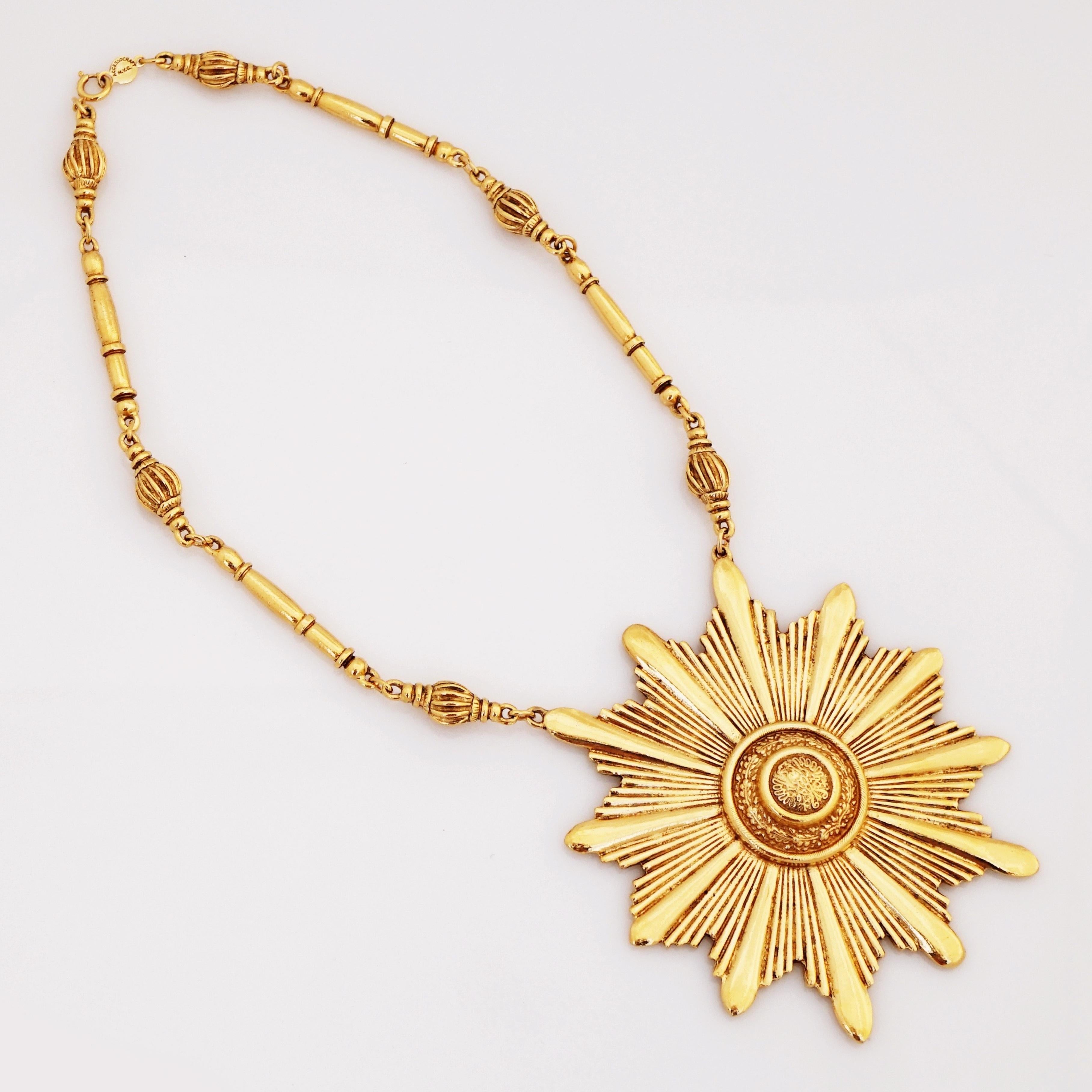 - Vintage item

- Collectible costume jewelry piece from the mid-century

- Sunburst / starburst motif

- 21