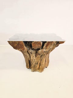 Massive Rustic Tree Stump Coffee Table With Glass Top (Table basse en bois massif avec plateau en verre)
