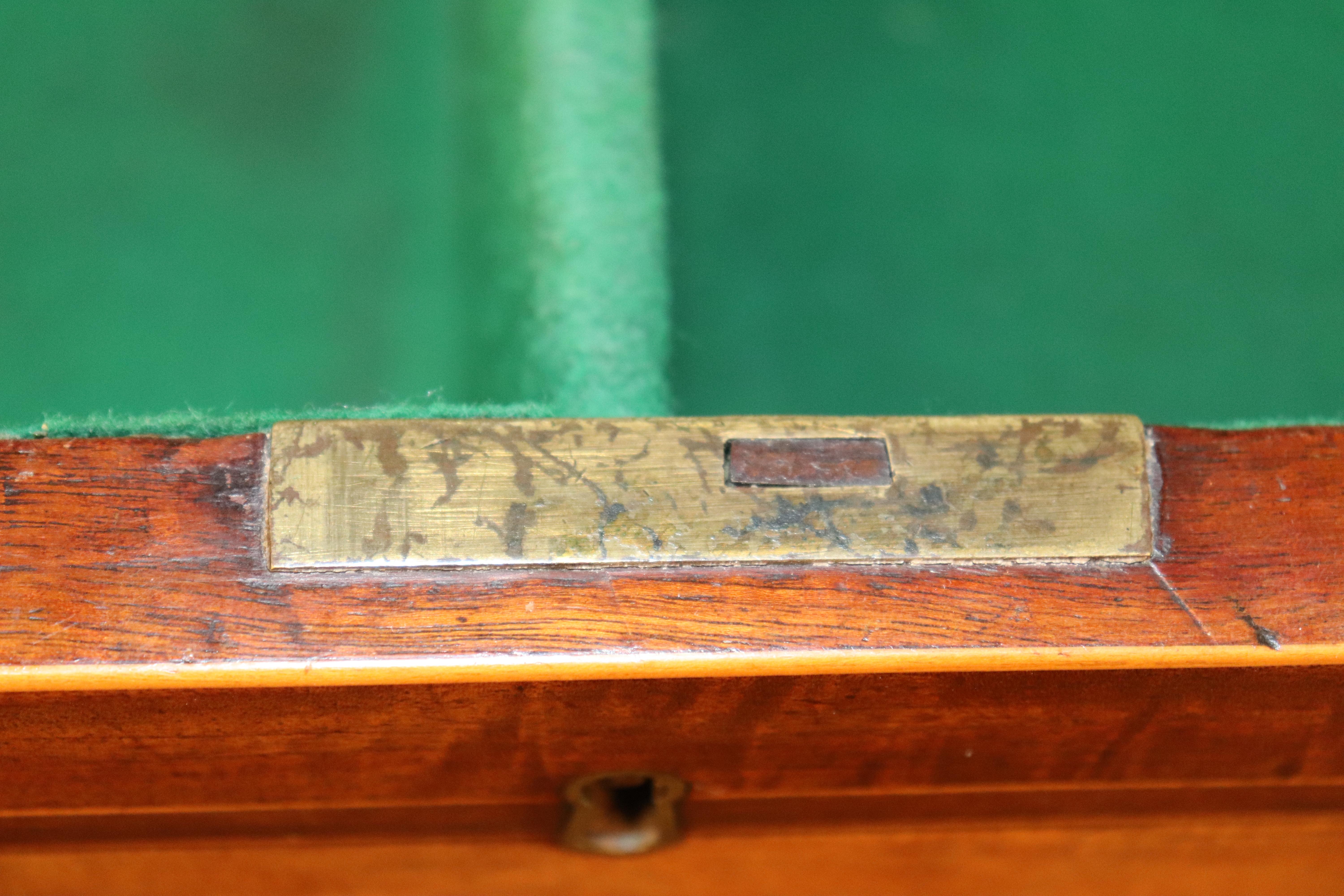 Massiccia credenza in legno di raso e noce di epoca Giorgio III inglese del 1820 in vendita 14