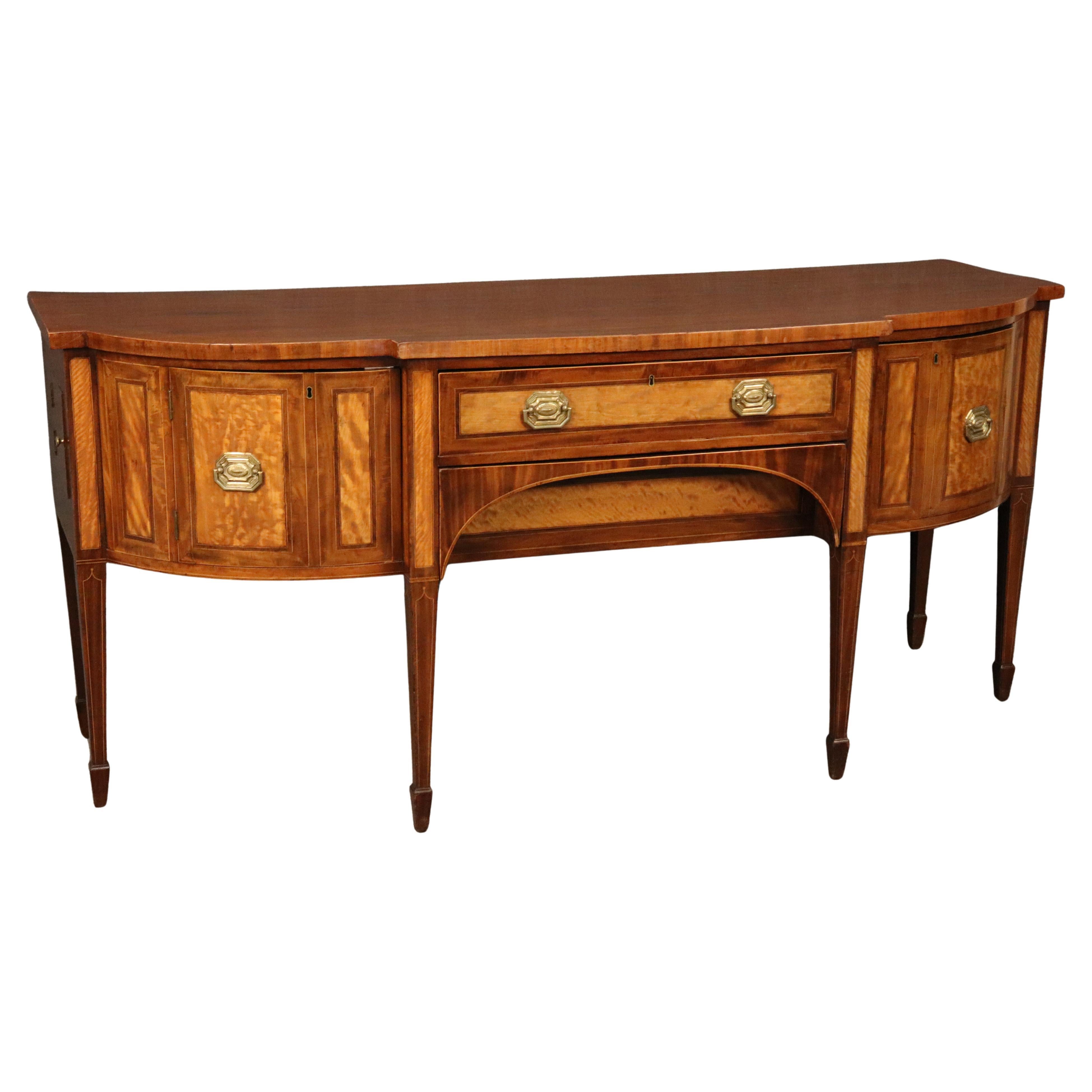 Buffet d'époque George III en bois satiné et noyer massif 1820s