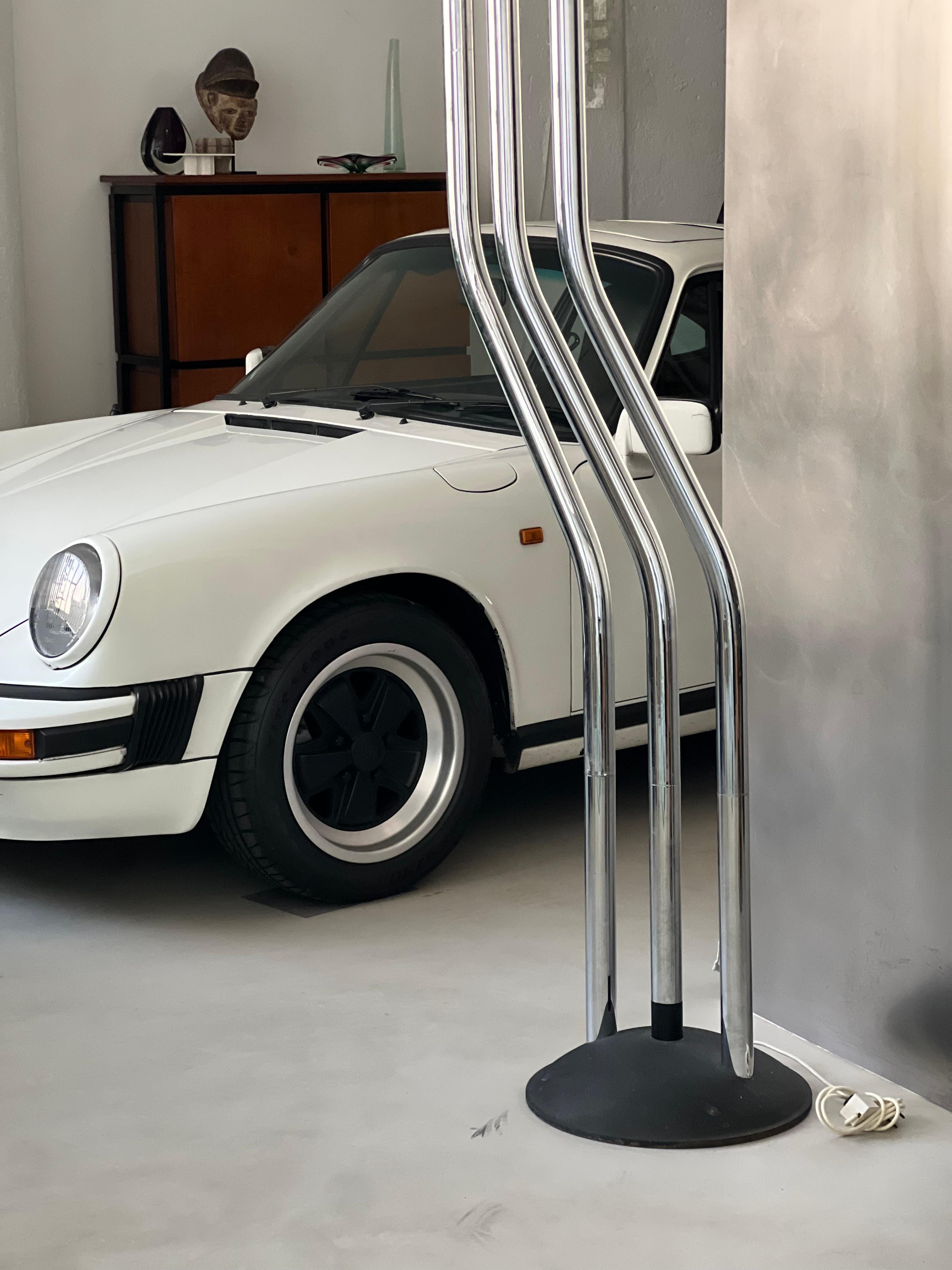 Grand lampadaire sculptural chromé, bras réglables, pièce de collection italienne en vente 8