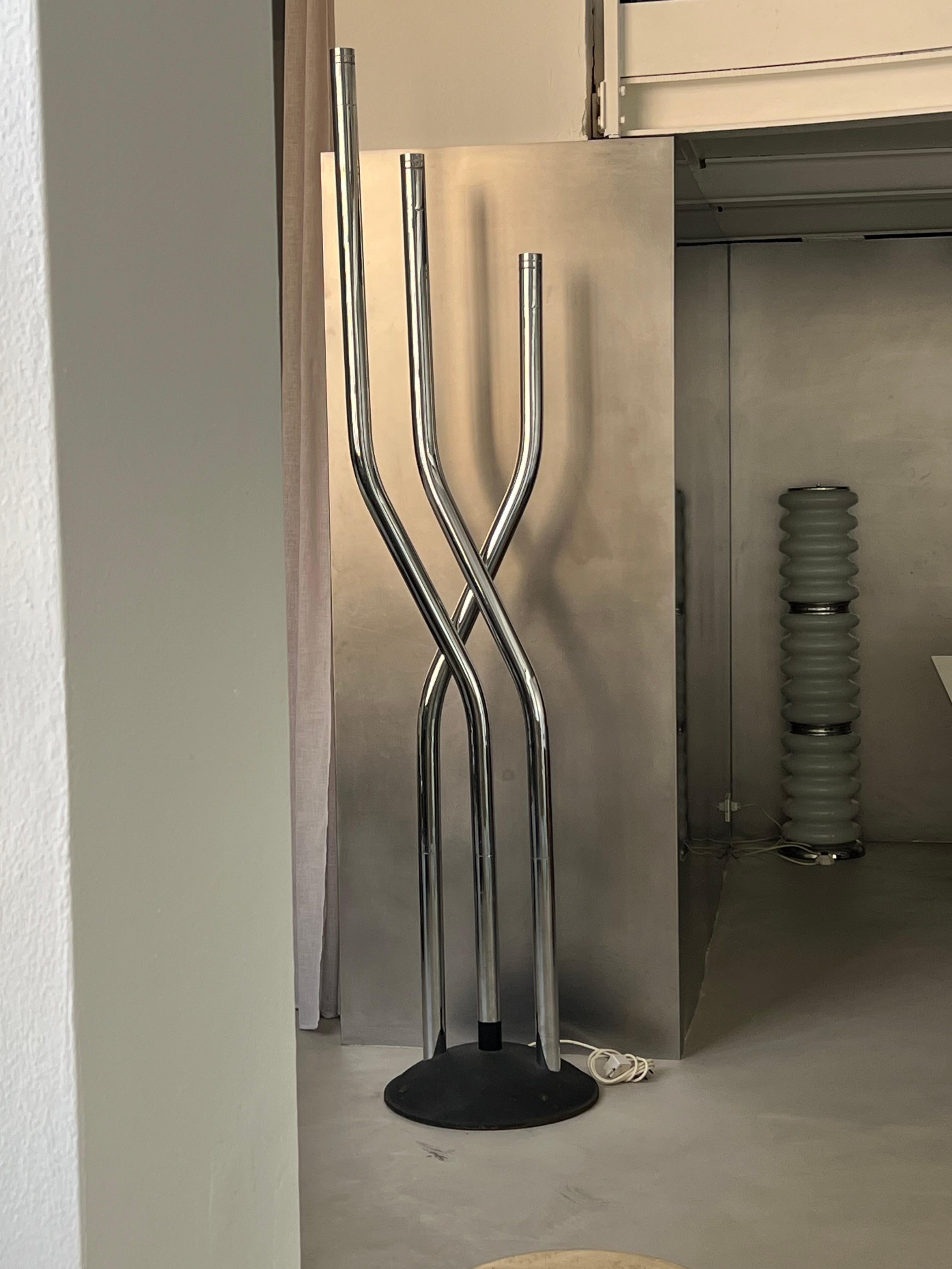 Grand lampadaire sculptural chromé, bras réglables, pièce de collection italienne en vente 10