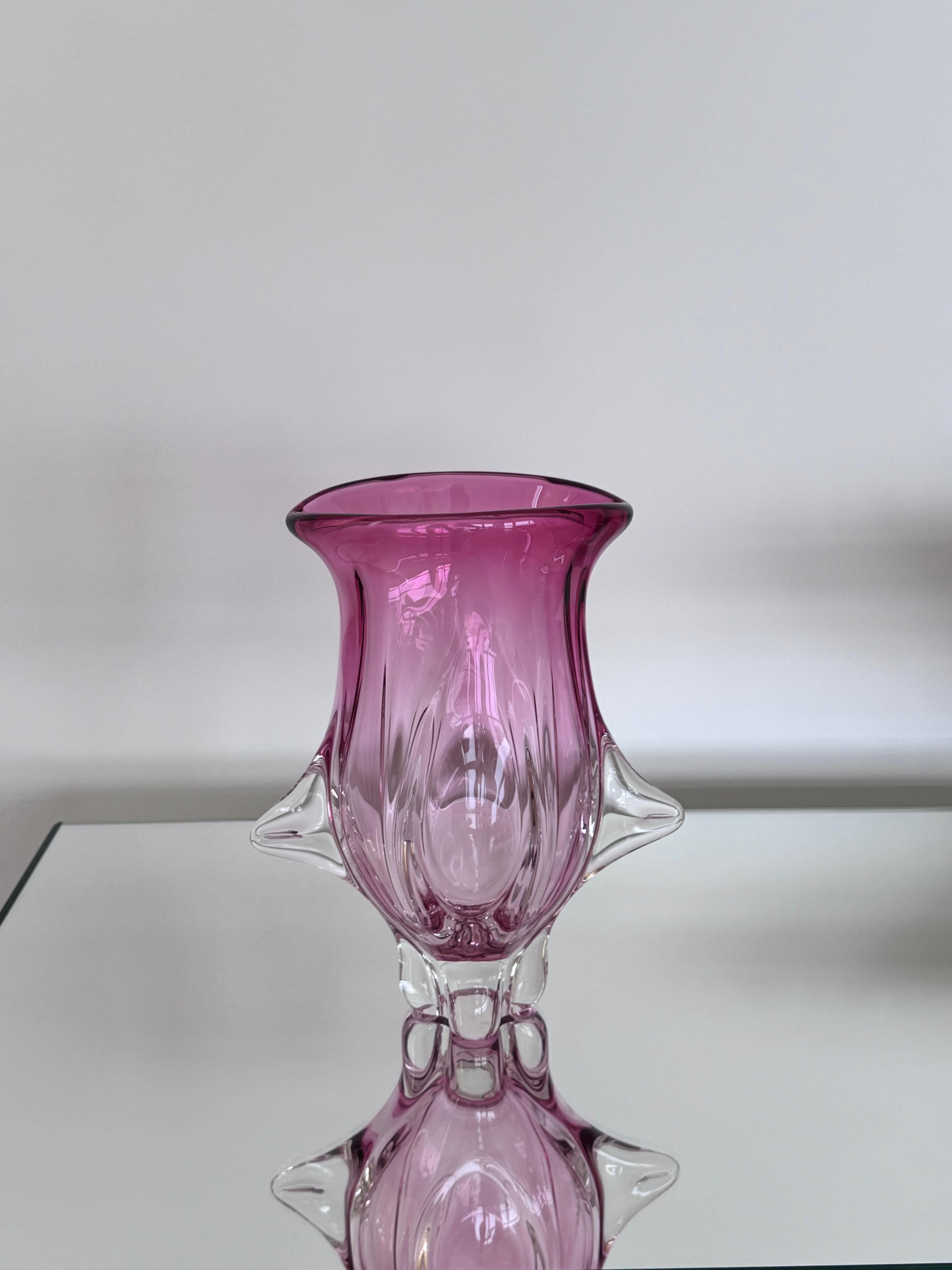 Vase massif en rose sculptural, Murano  