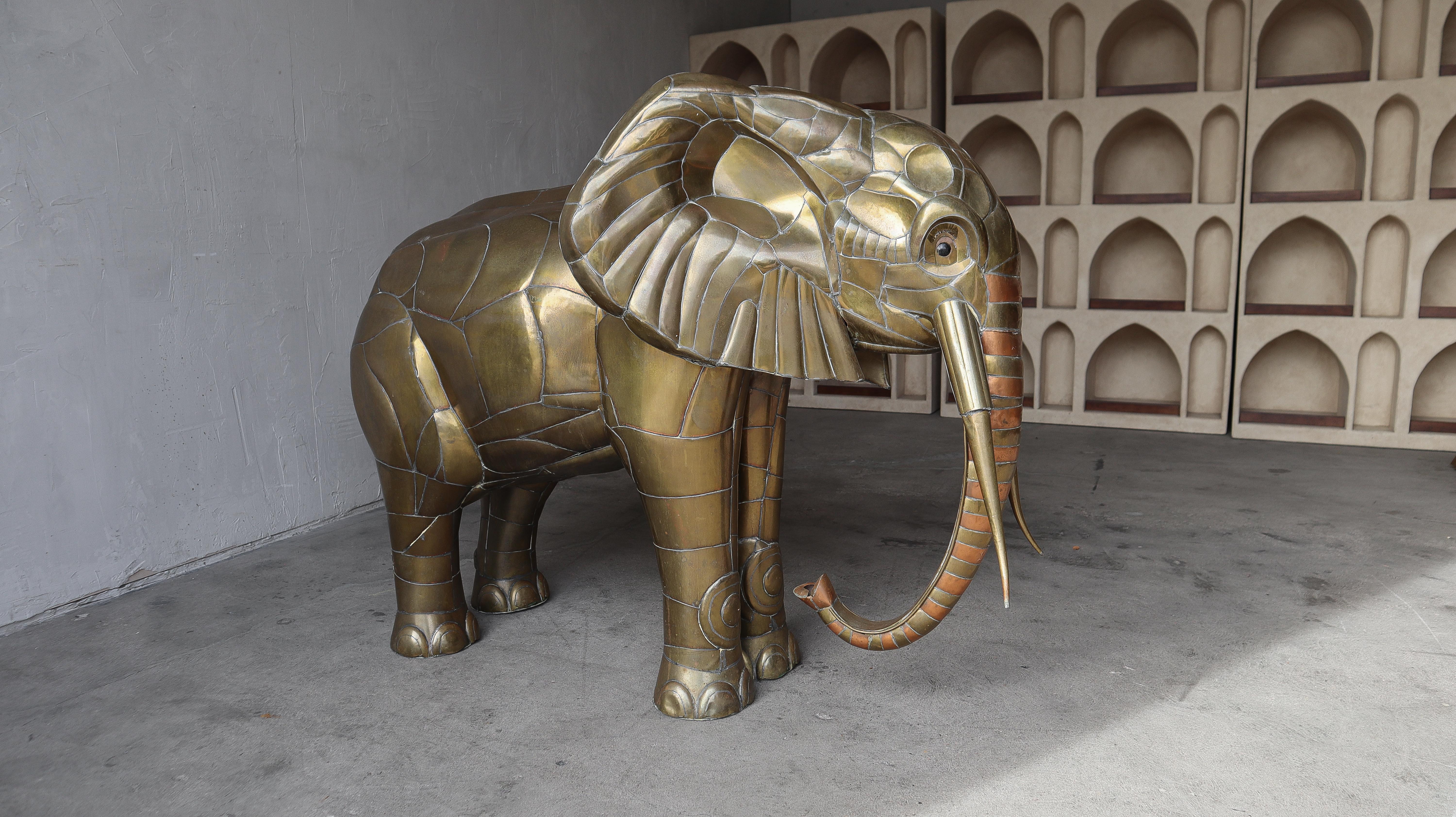 Massiccia scultura di elefante in rame e ottone di Sergio Bustamante in vendita 5