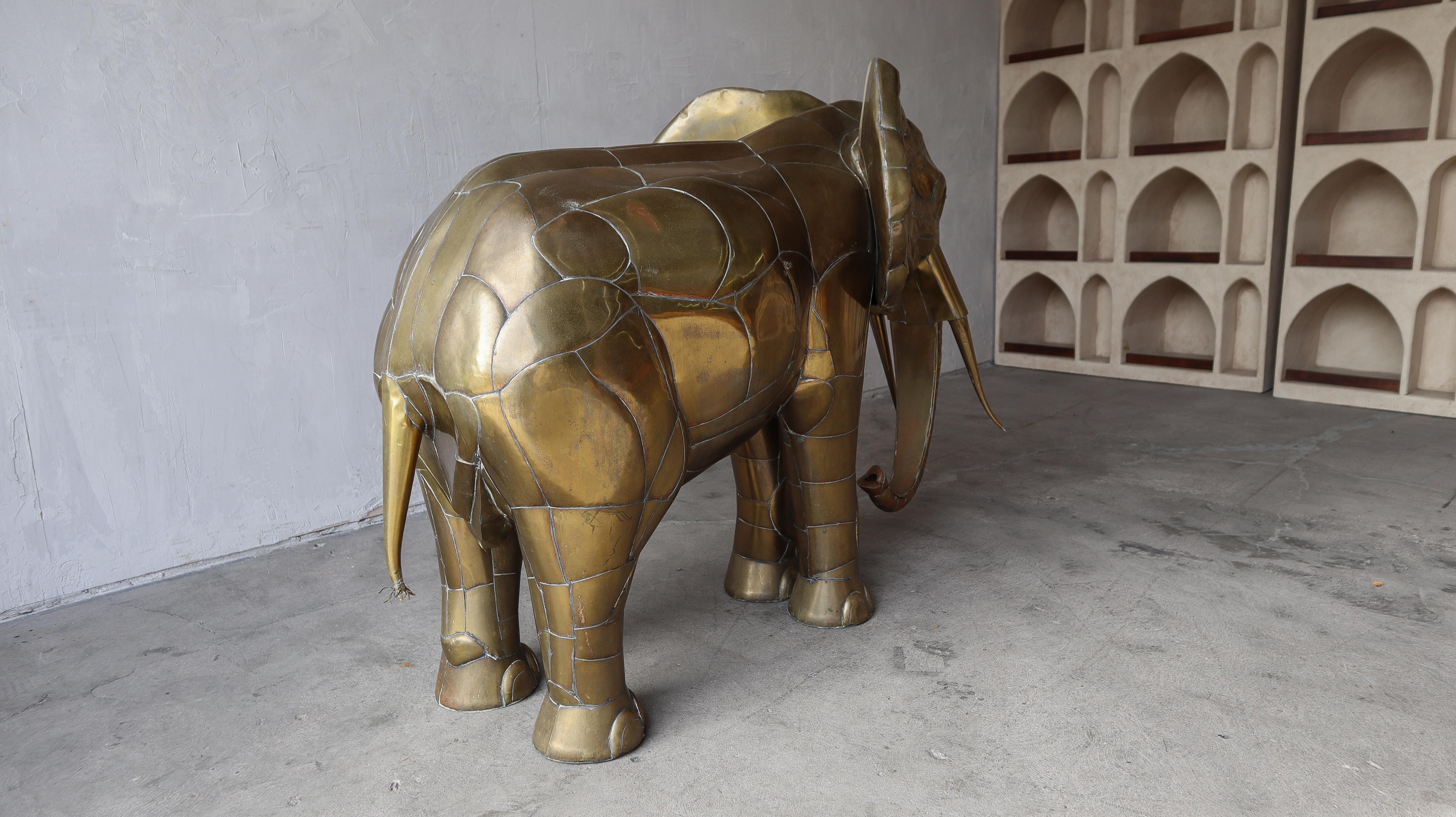 Massiccia scultura di elefante in rame e ottone di Sergio Bustamante in vendita 7