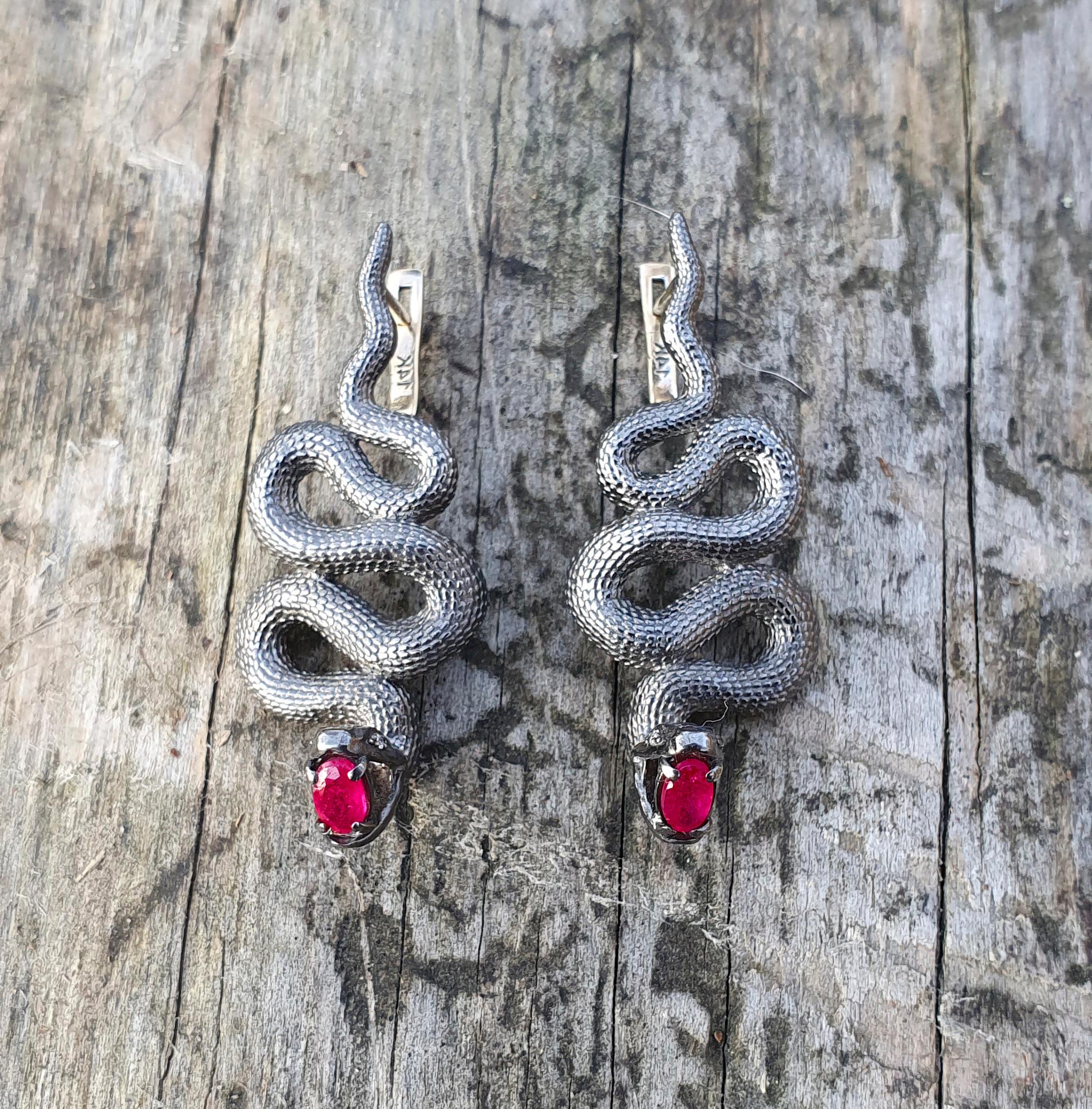 Massive Snake Earrings with Rubies and Diamonds For Sale 6