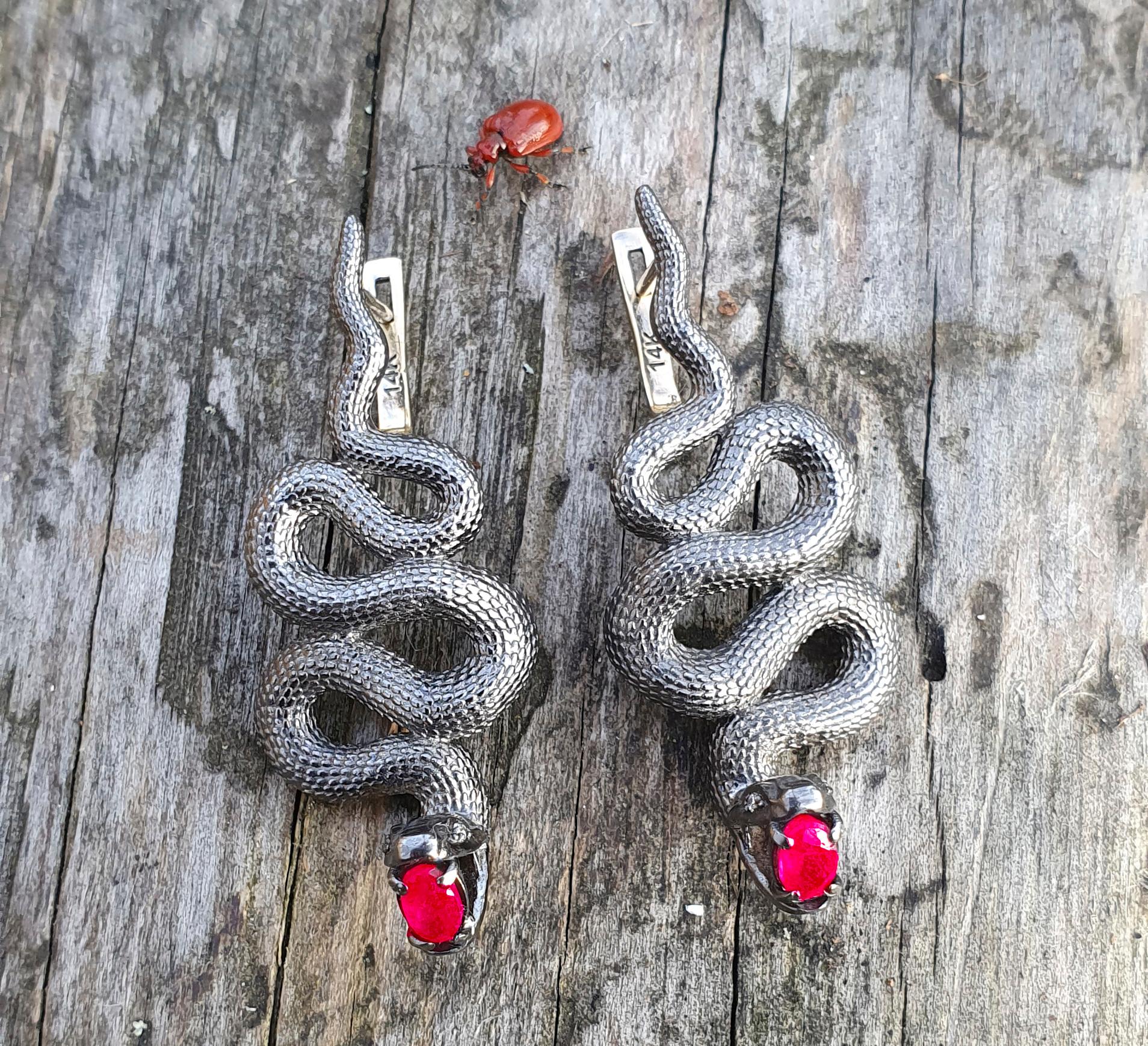 Massive Snake Earrings with Rubies and Diamonds For Sale 7