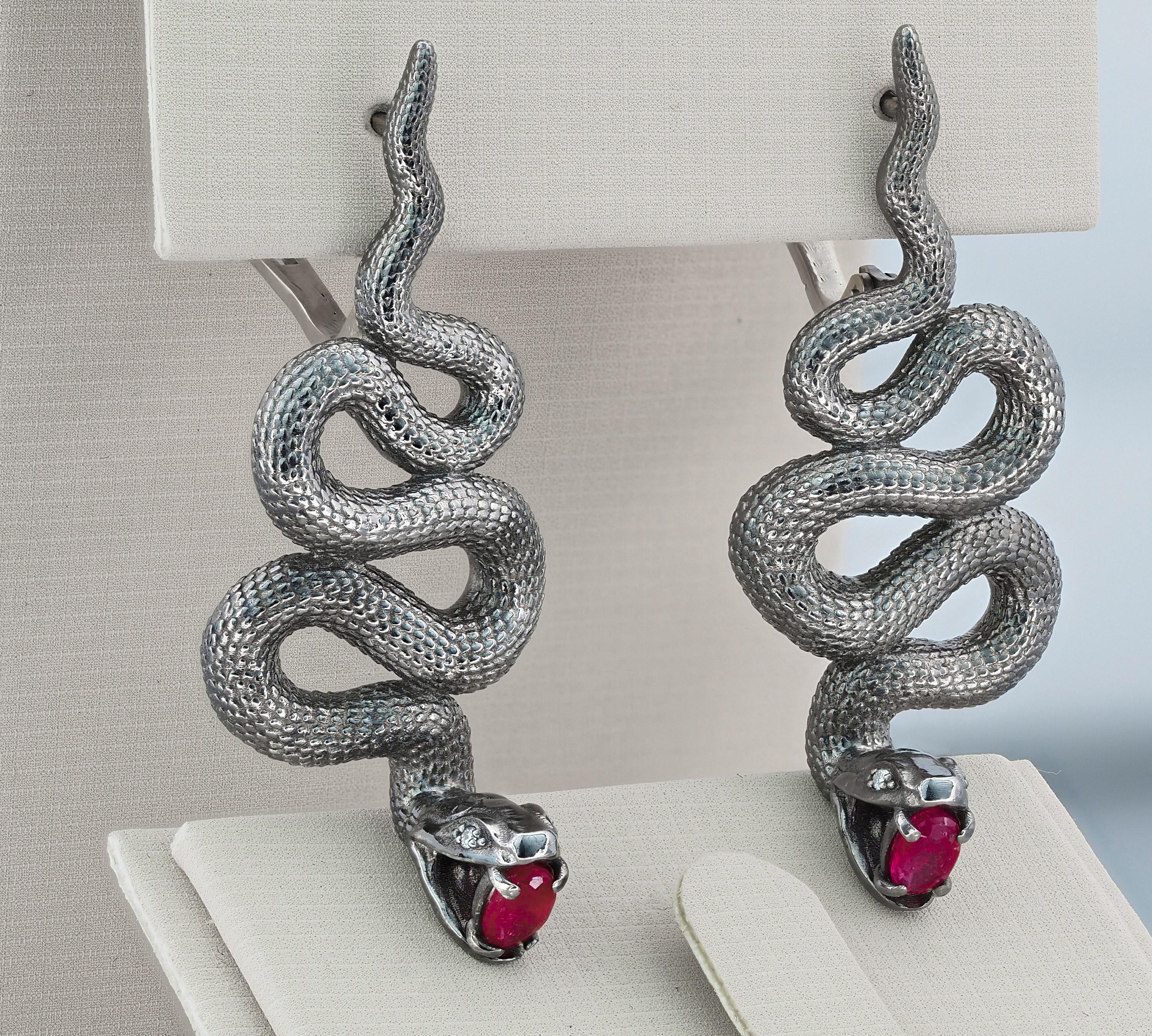 Massive snake earrings with rubies im Angebot 3
