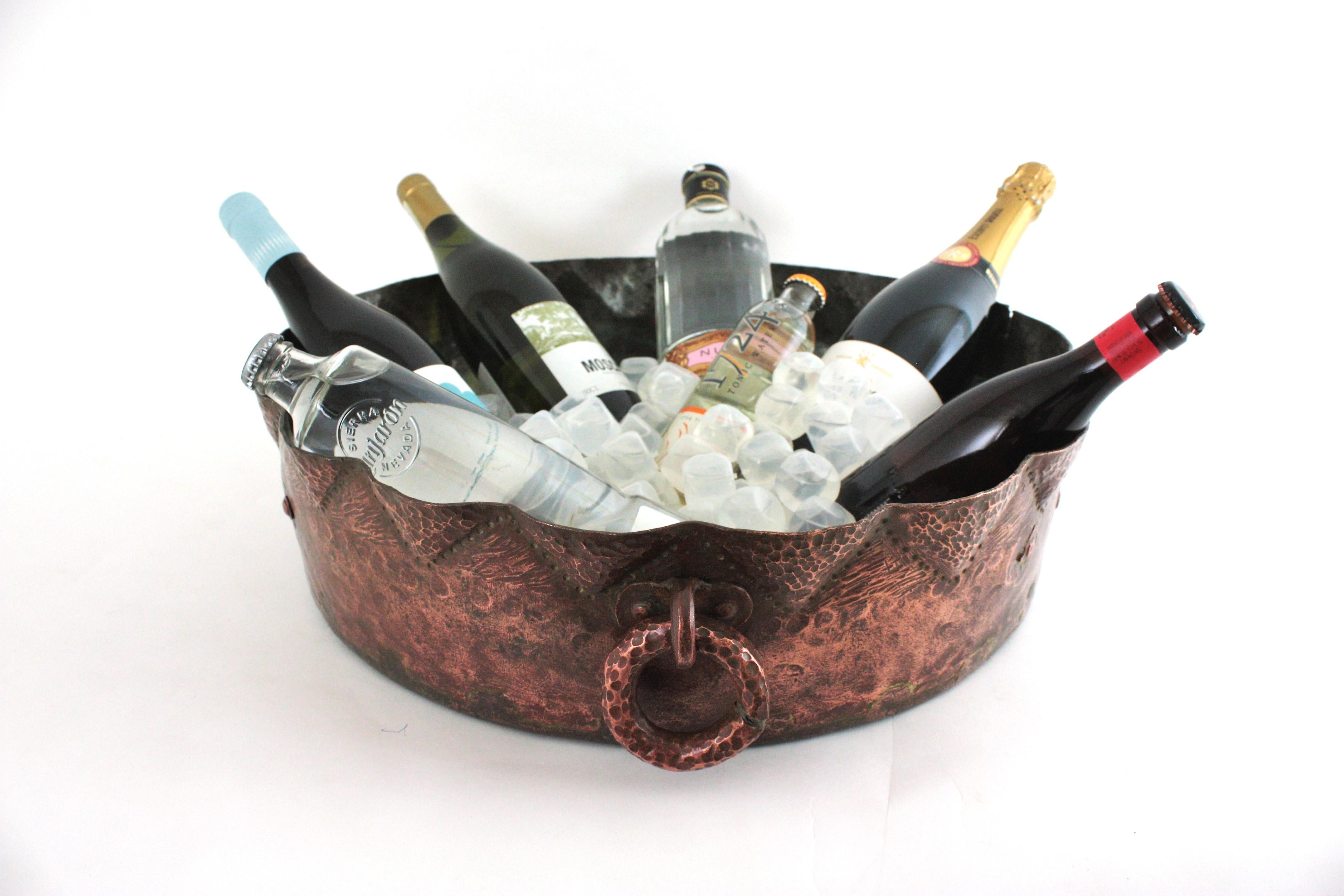 Massive Spanish Copper Cauldron / Wine Cooler / Drinks Stand For Sale 2