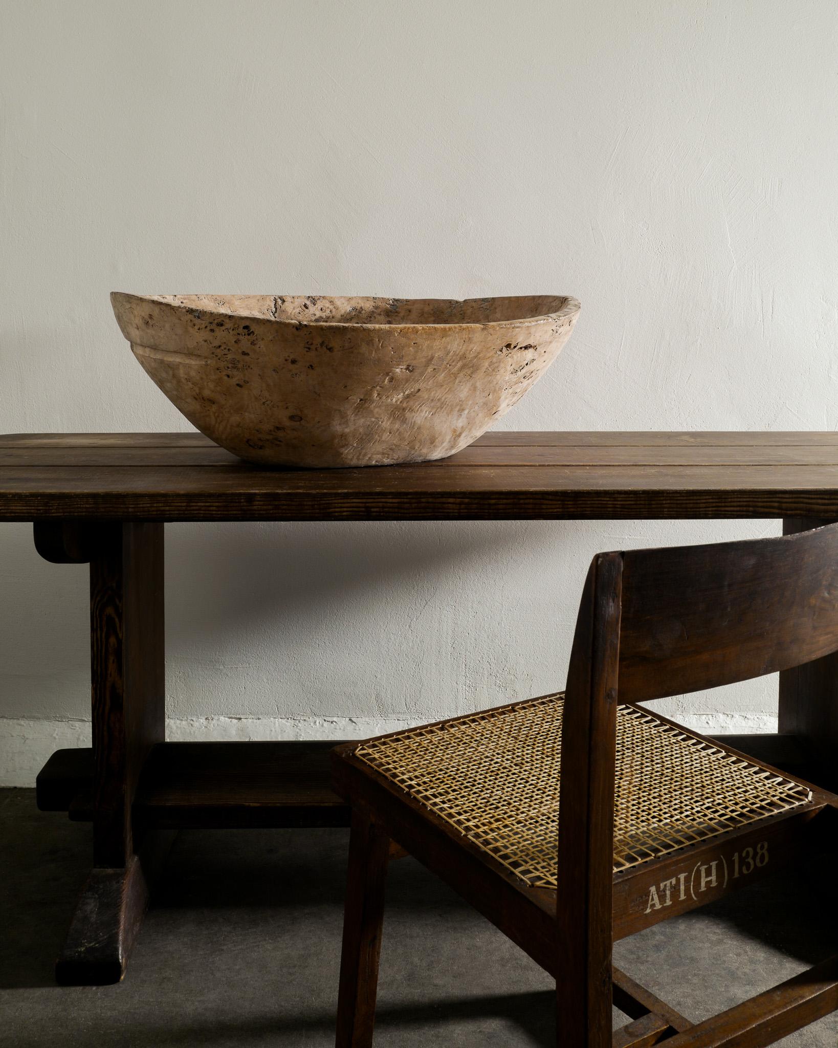 Late 20th Century Massive Swedish Wooden Root Mid Century Bowl in Elm Produced in Sweden, 1970s For Sale