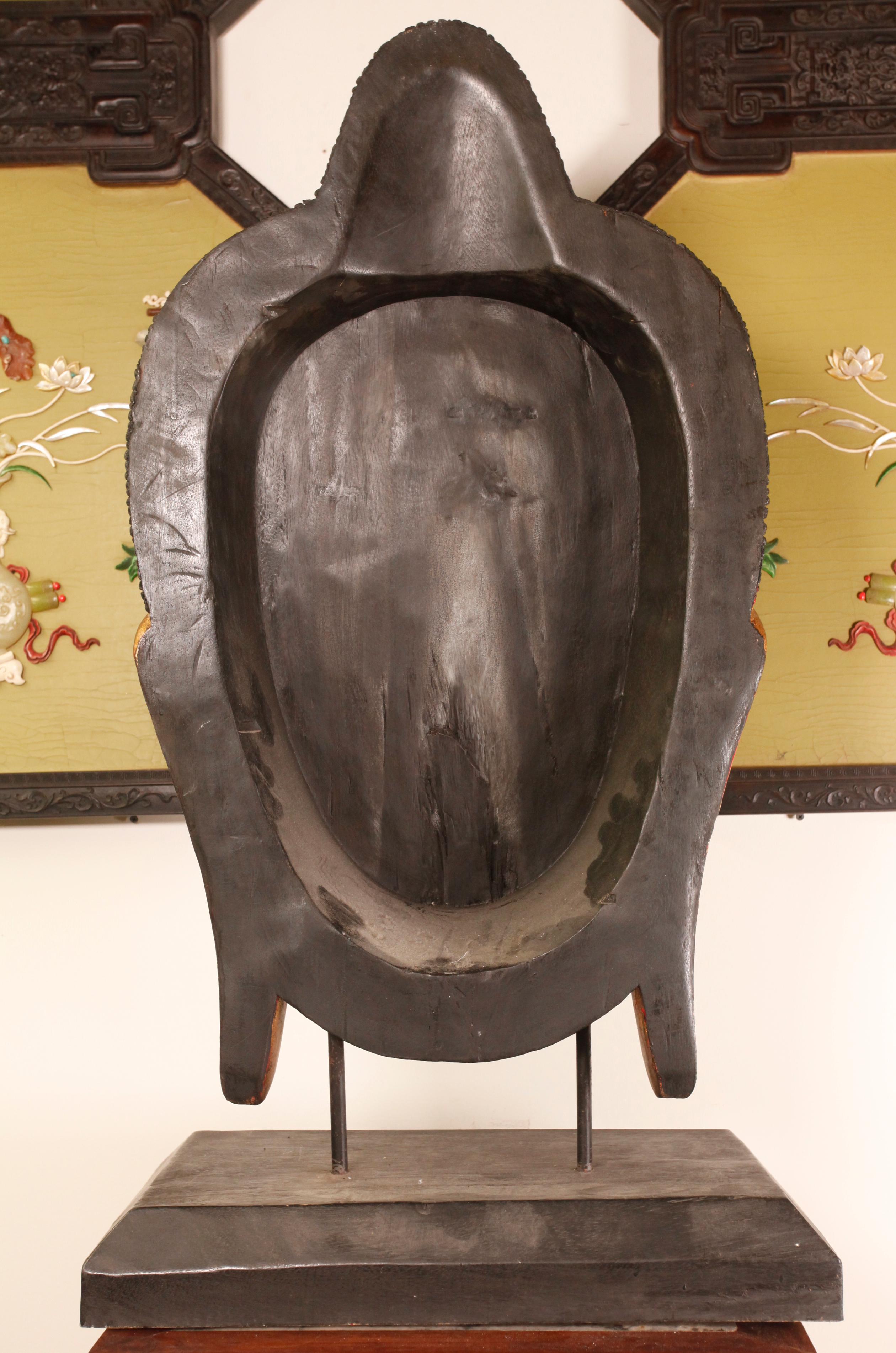 massive Thai Buddha Head, 19th c. In Good Condition For Sale In New York, NY