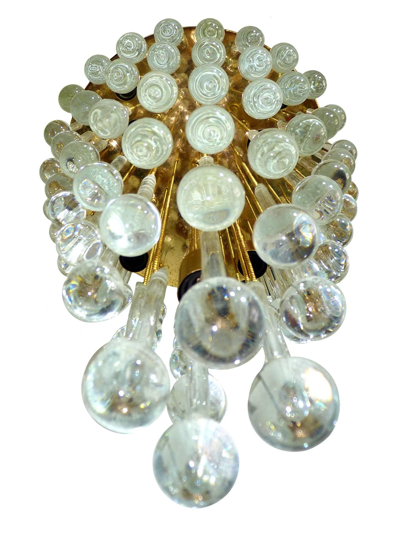 Allemand Lustre de style Venini avec cascade de gouttes de cristal de Murano et laiton doré en vente