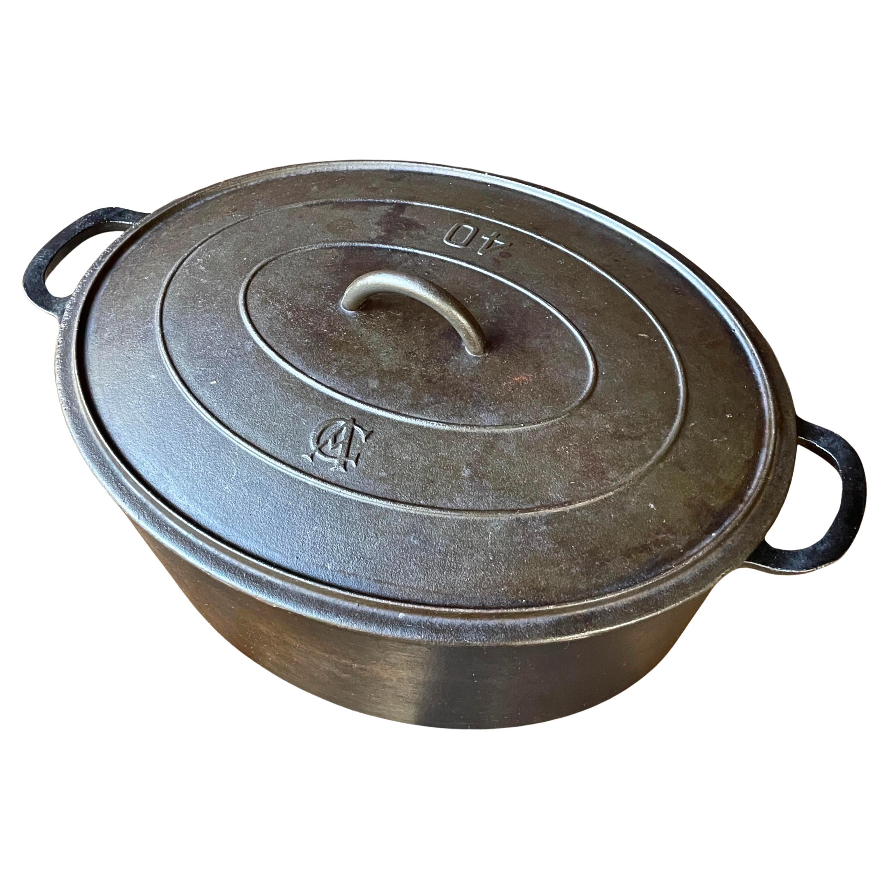 Vintage 1920s 1930s No. 14 Cast Iron Chuckwagon Dutch Oven Cook Pot 3  Trivet Feet, Coal Lid and Bail Handle Seasoned & Functional 