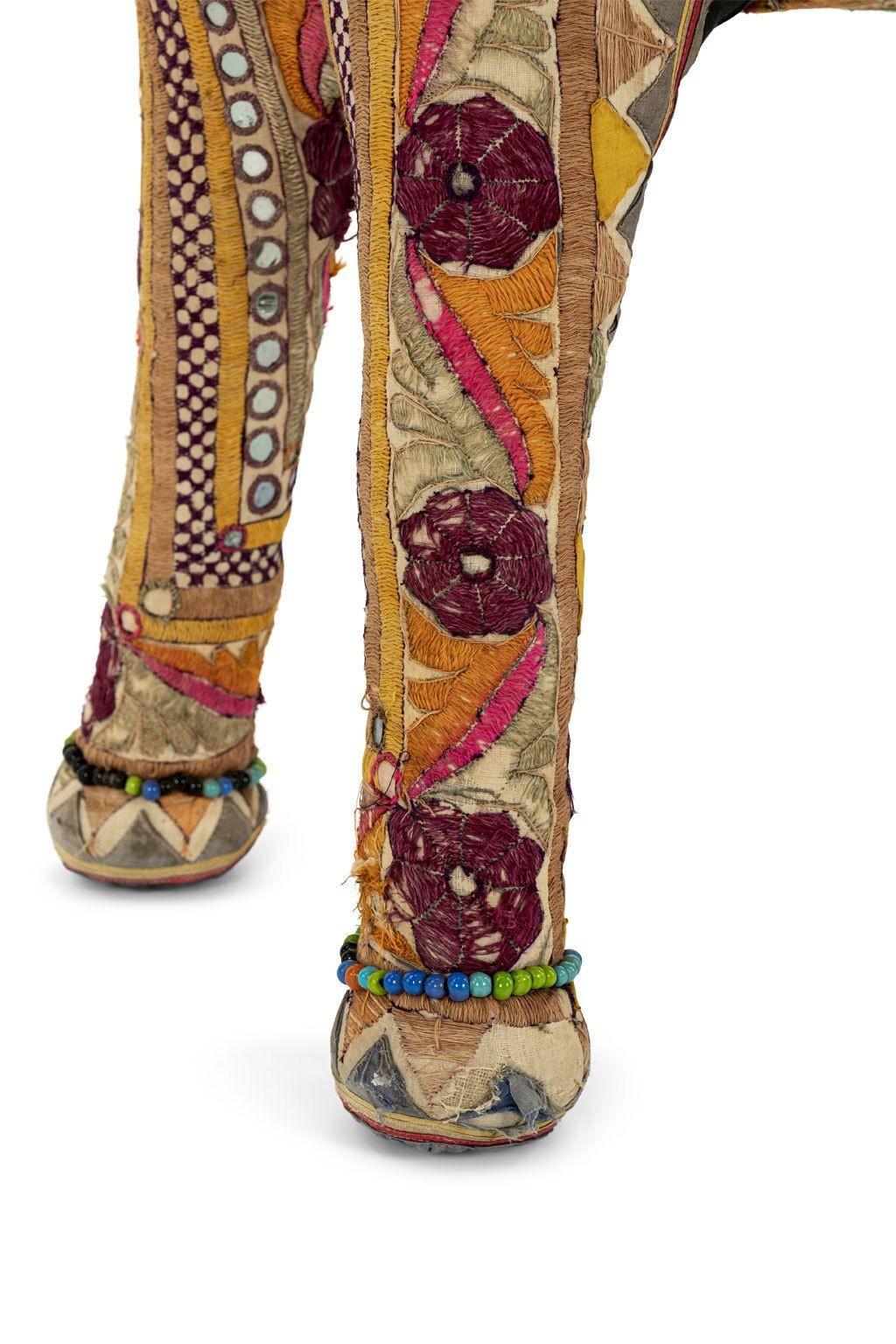 Massives Elefantenkleid aus Baumwolle im Vintage-Stil mit indischen Textilien bezogen im Angebot 3