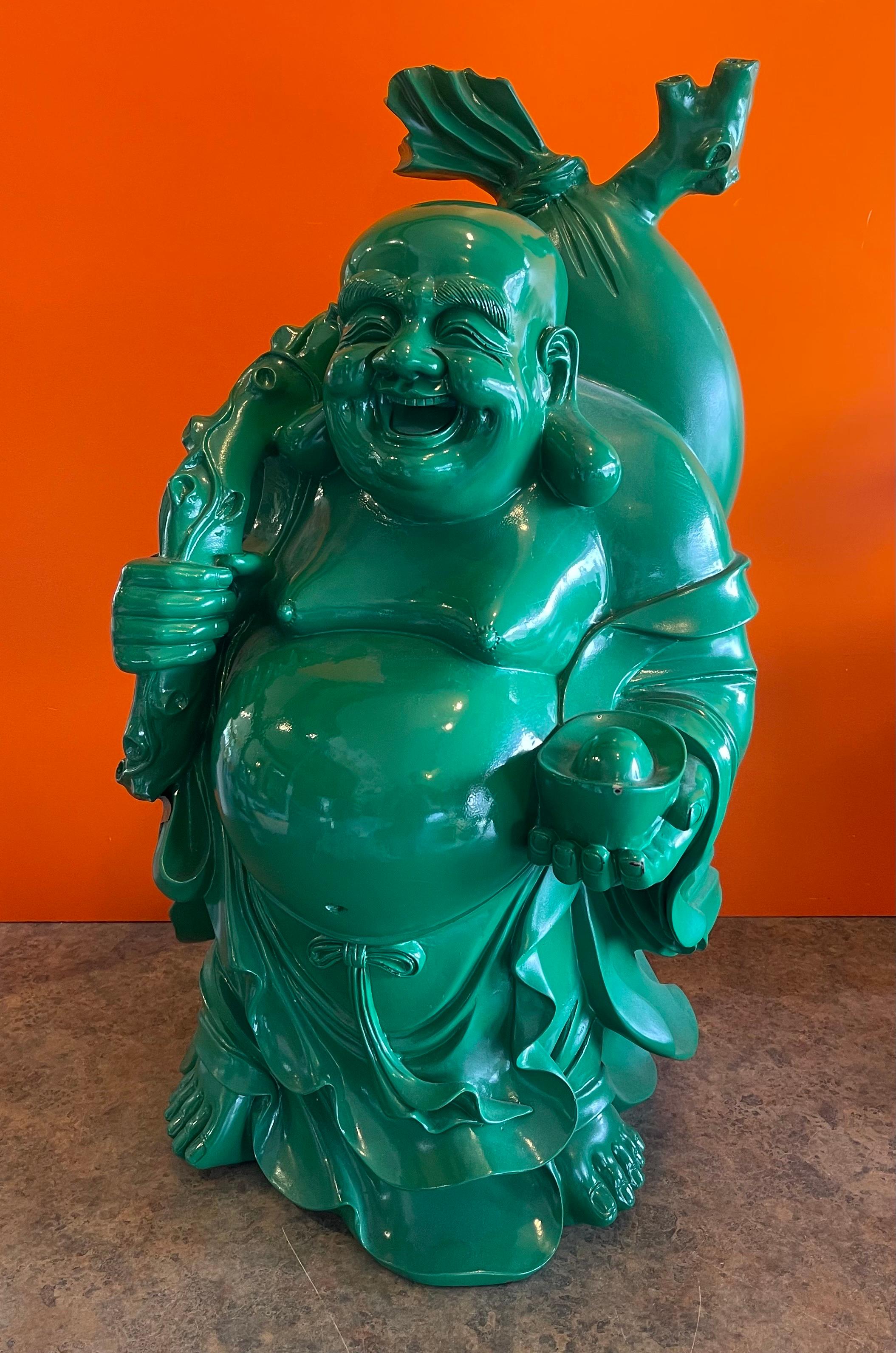 Américain Grande sculpture en résine verte « Bouddha heureux » vintage en vente