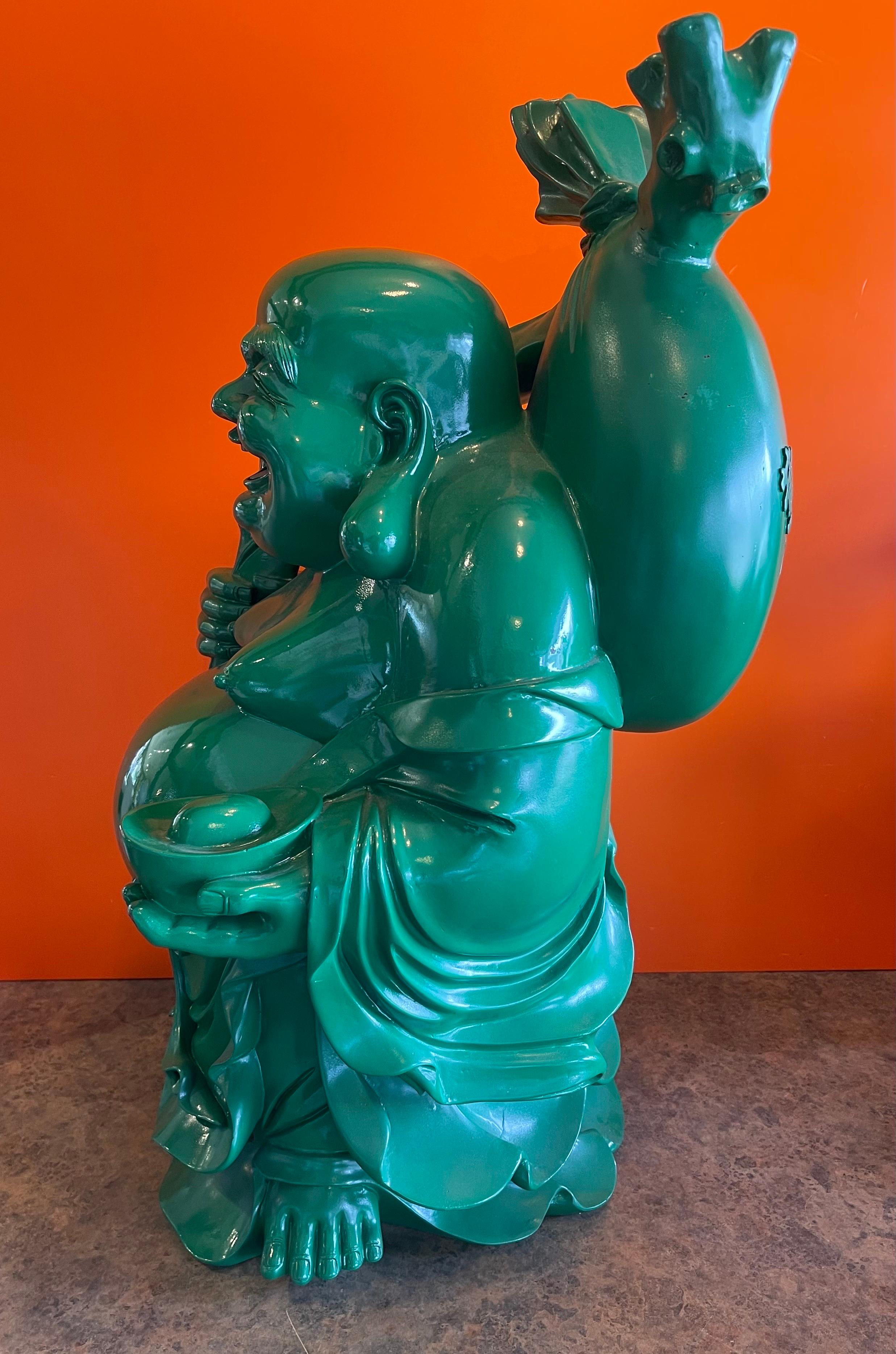 Grande sculpture en résine verte « Bouddha heureux » vintage Bon état - En vente à San Diego, CA