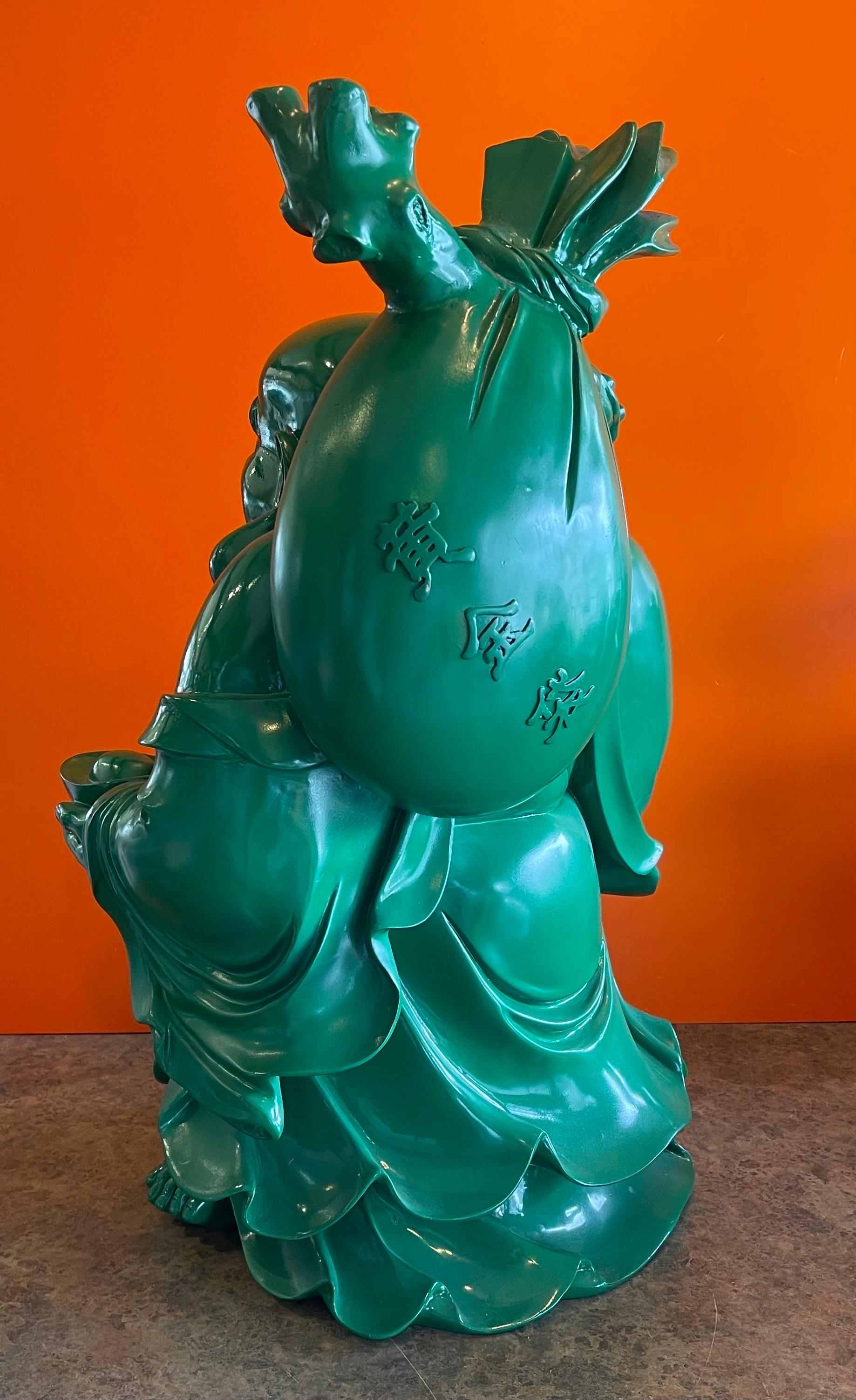 20ième siècle Grande sculpture en résine verte « Bouddha heureux » vintage en vente