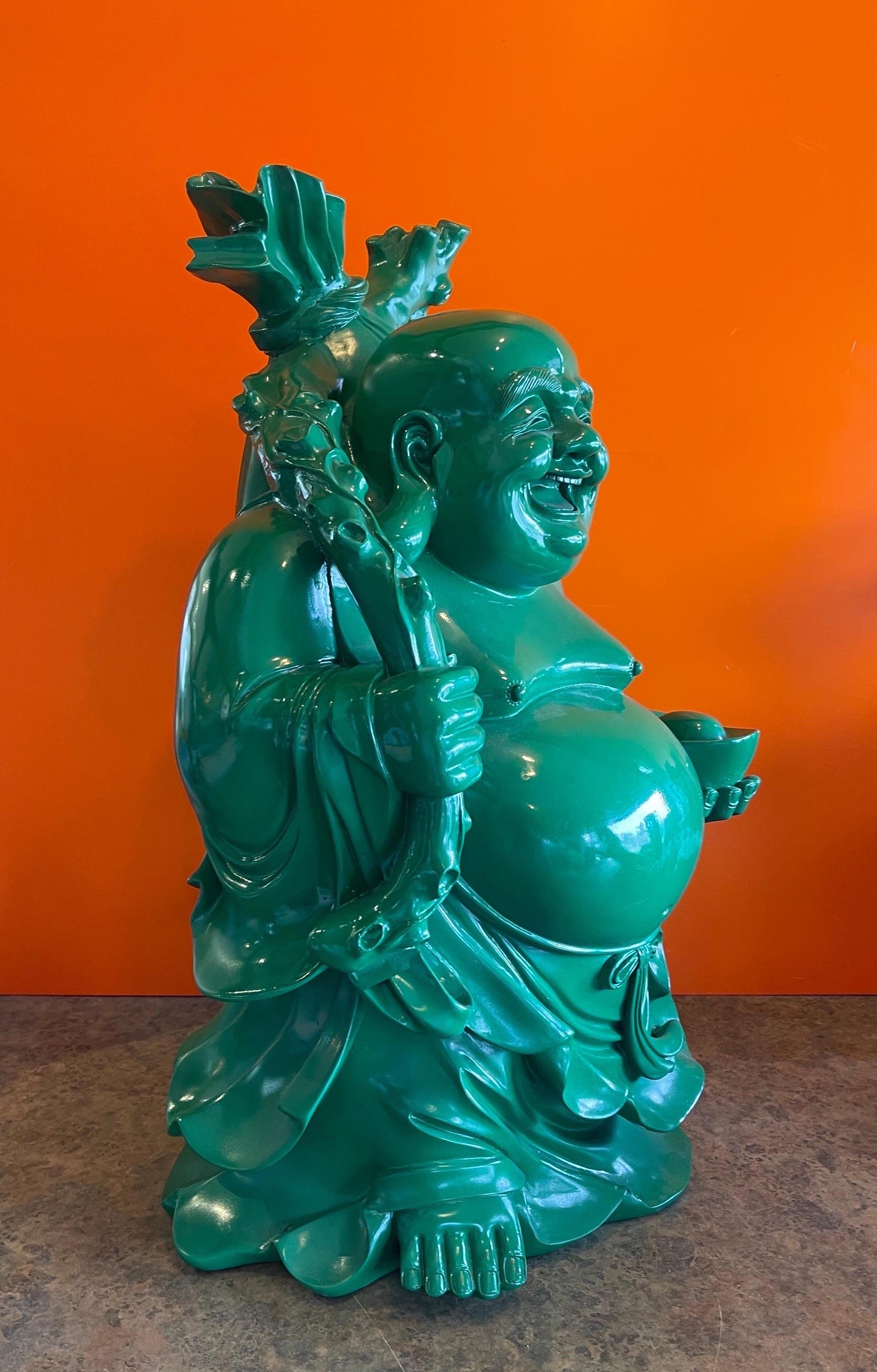 Grande sculpture en résine verte « Bouddha heureux » vintage en vente 2