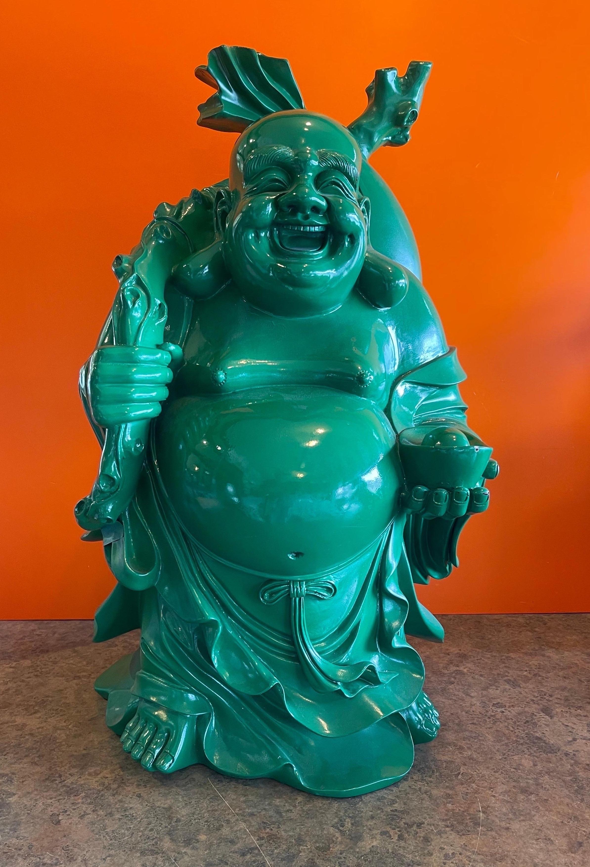 Grande sculpture en résine verte « Bouddha heureux » vintage en vente 3