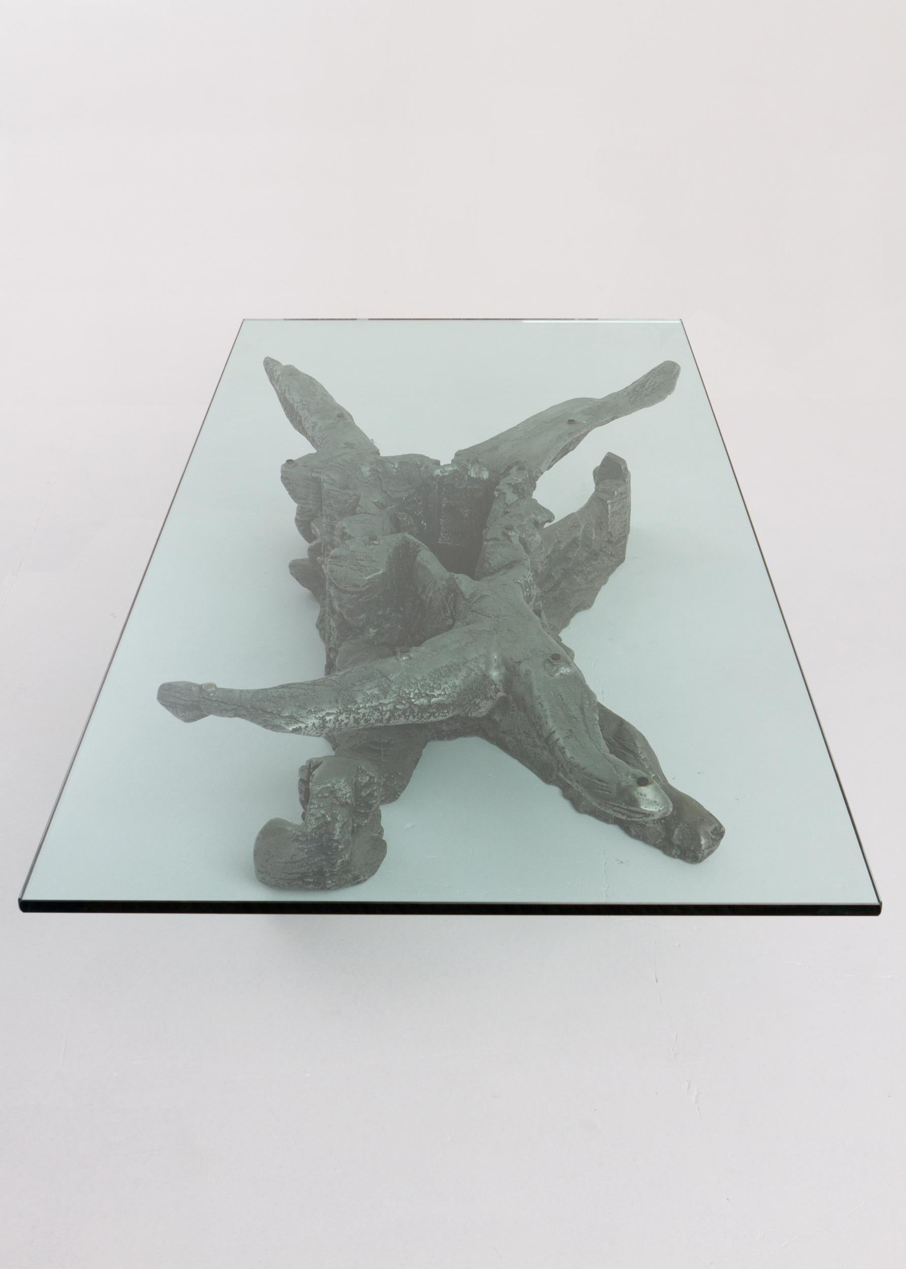 Moulage Massive table basse vintage sculpturale en fonte d'aluminium - Style Jan De Swart en vente