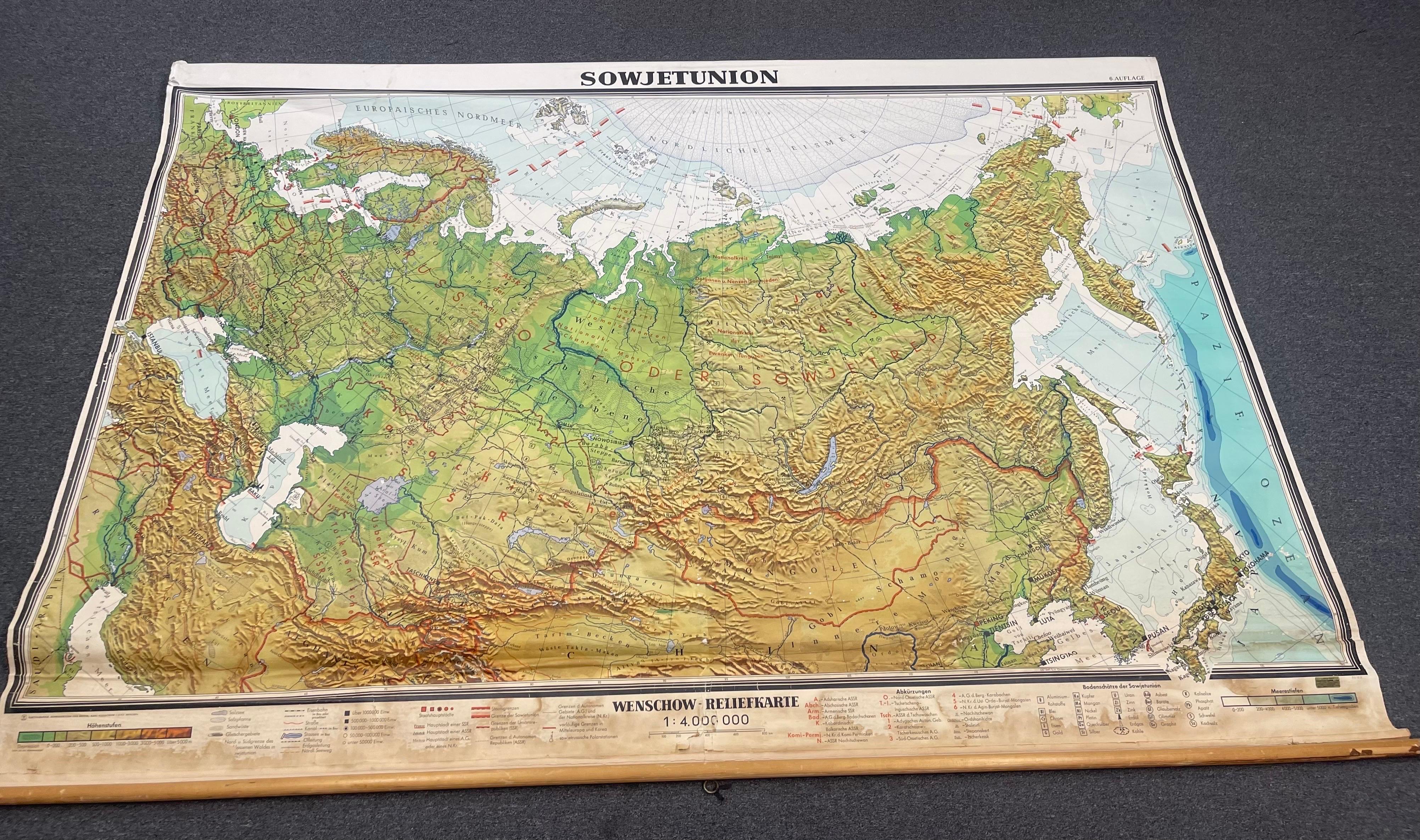 Massive Vintage Wall Map of the Soviet Union 'Sowjetunion' by Karl Wenschow For Sale 6
