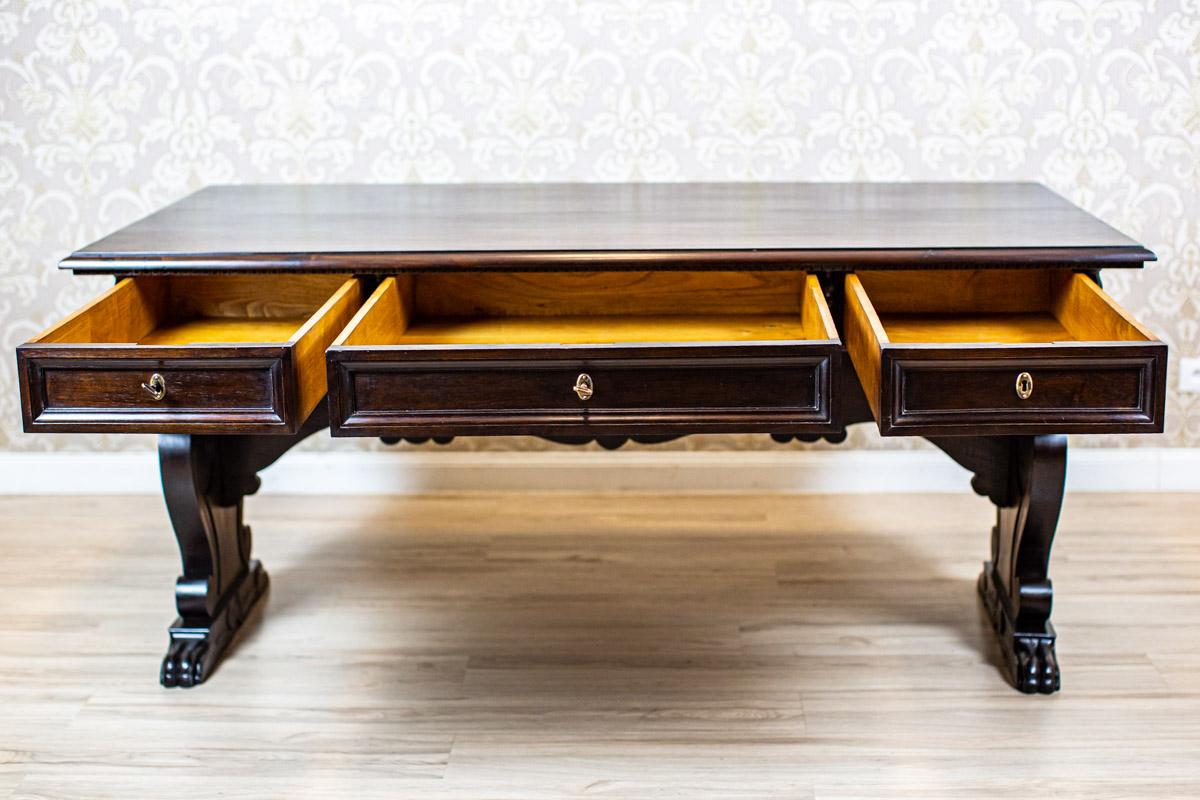 Massive Walnut Center Table from the Early 20th Century in Dark Brown For Sale 5