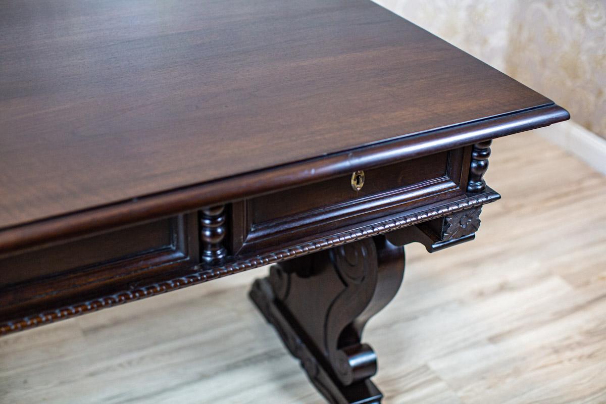 Massive Walnut Center Table from the Early 20th Century in Dark Brown For Sale 8