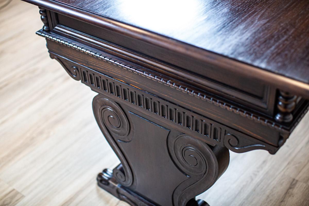 Massive Walnut Center Table from the Early 20th Century in Dark Brown For Sale 12