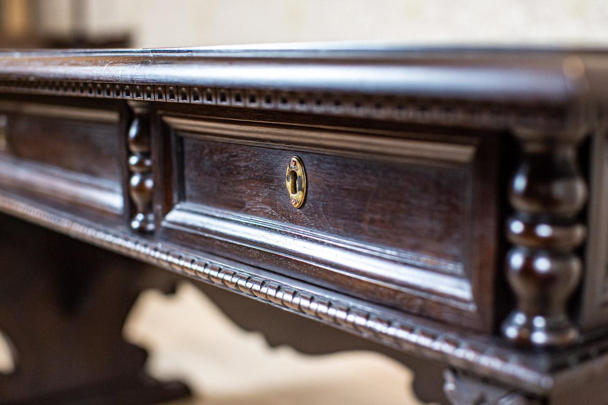 Massive Walnut Center Table from the Early 20th Century in Dark Brown For Sale 16