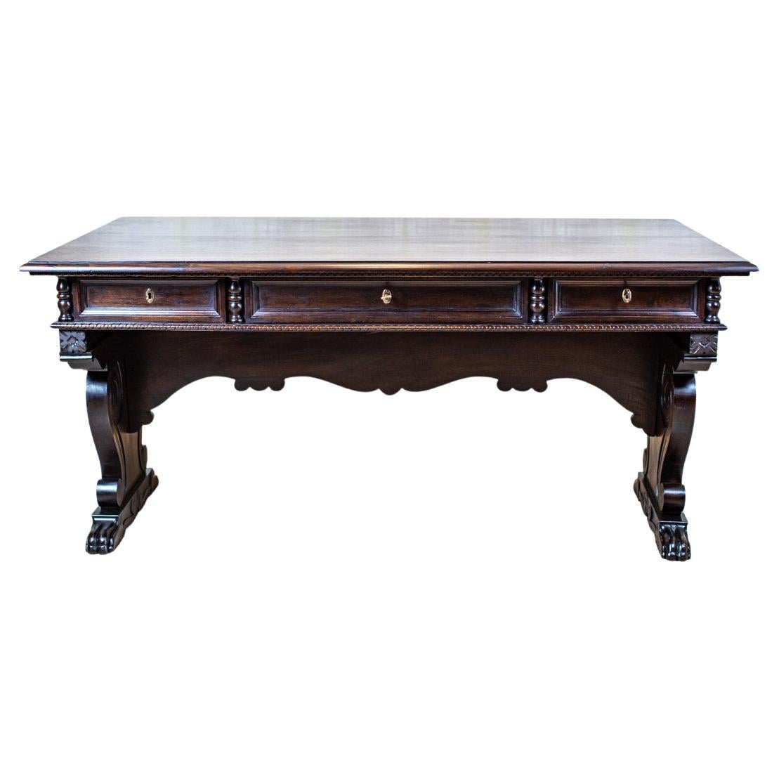 Massive Walnut Center Table from the Early 20th Century in Dark Brown For Sale