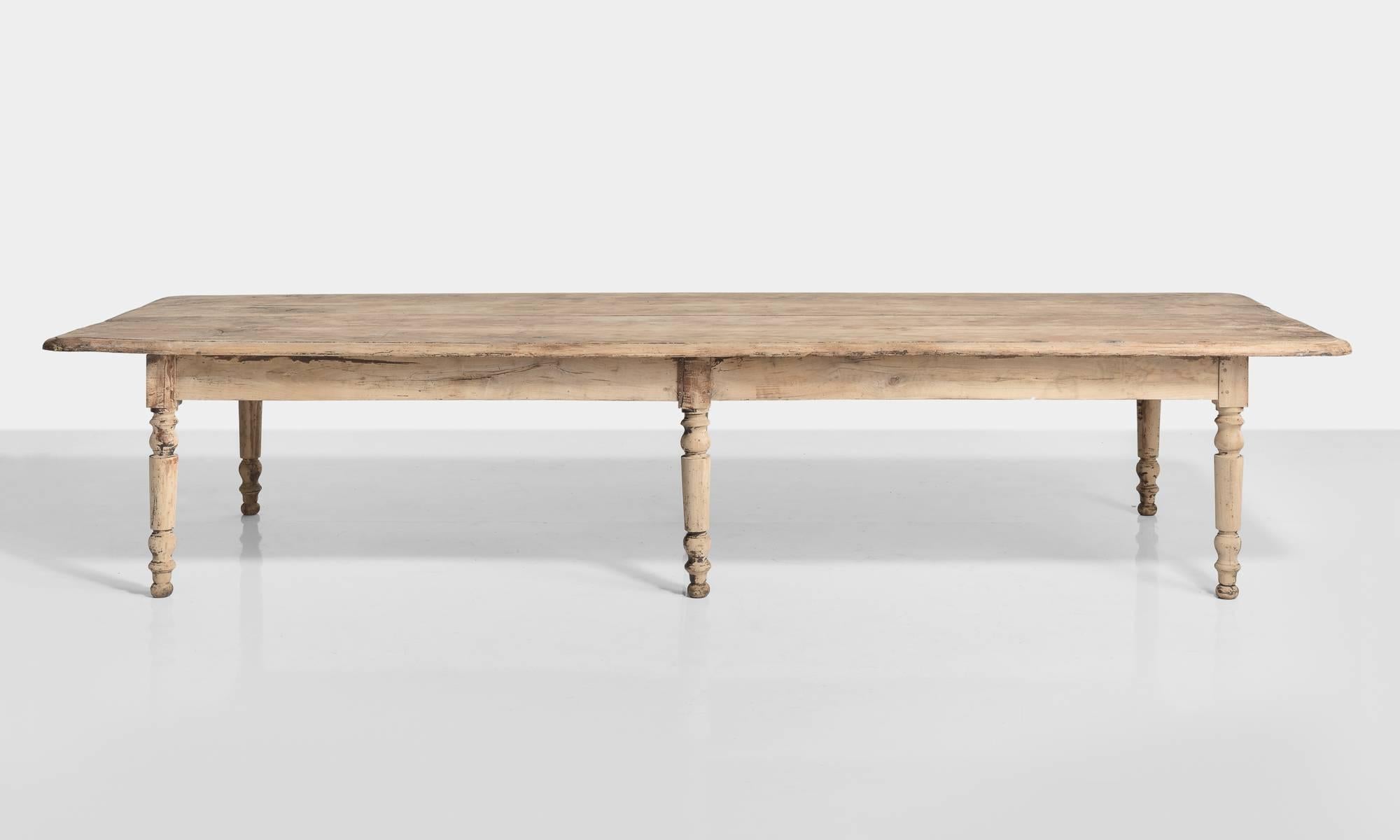 Massive Walnut Dining Table, France, circa 1850 In Good Condition In Culver City, CA