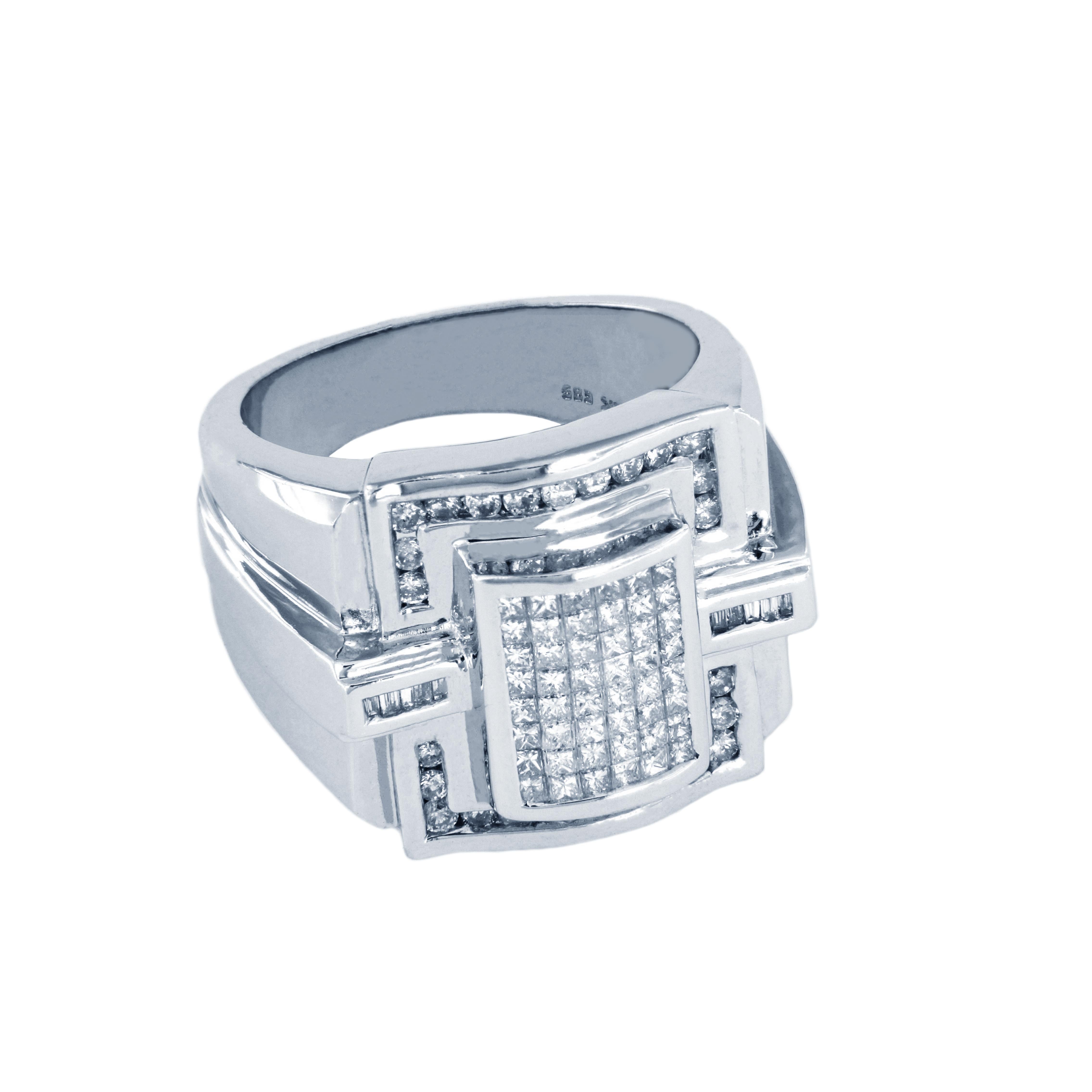 -Custom made

-14k White gold

-Ring size: 9.5

-Weight:17.7gr

-Ornament dimensioin: 0.6x0.8’’

-Diamond: 2.2ct, SI clarity, G color