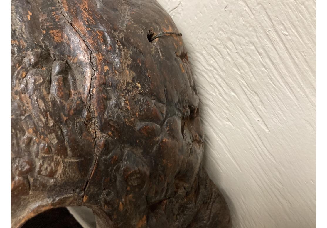 Massiver antike japanische Noh-Dramenmaske einer Demone aus Holz (19. Jahrhundert) im Angebot