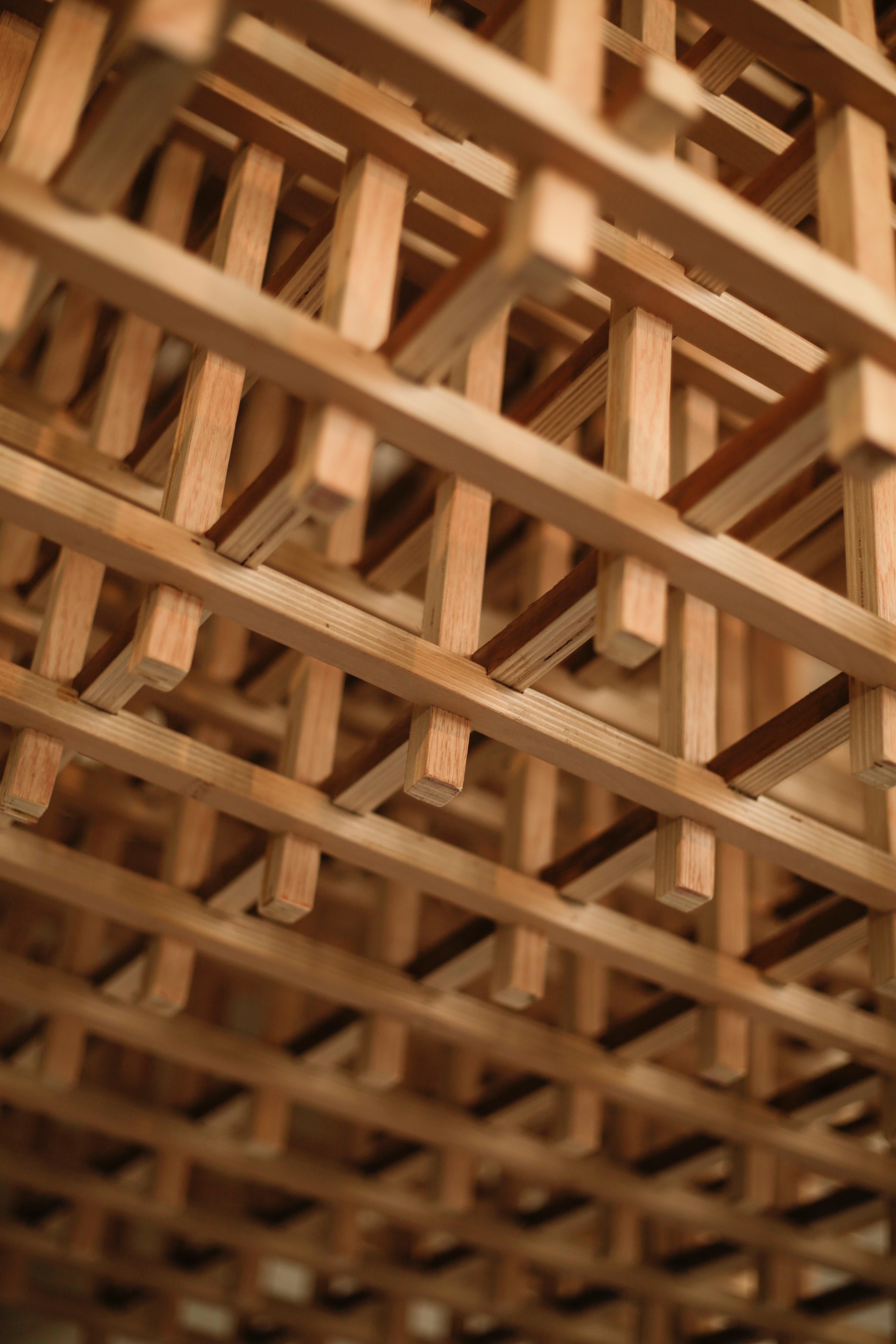 XXIe siècle et contemporain Pendentif de plafond en bois massif, pièce de design unique en vente