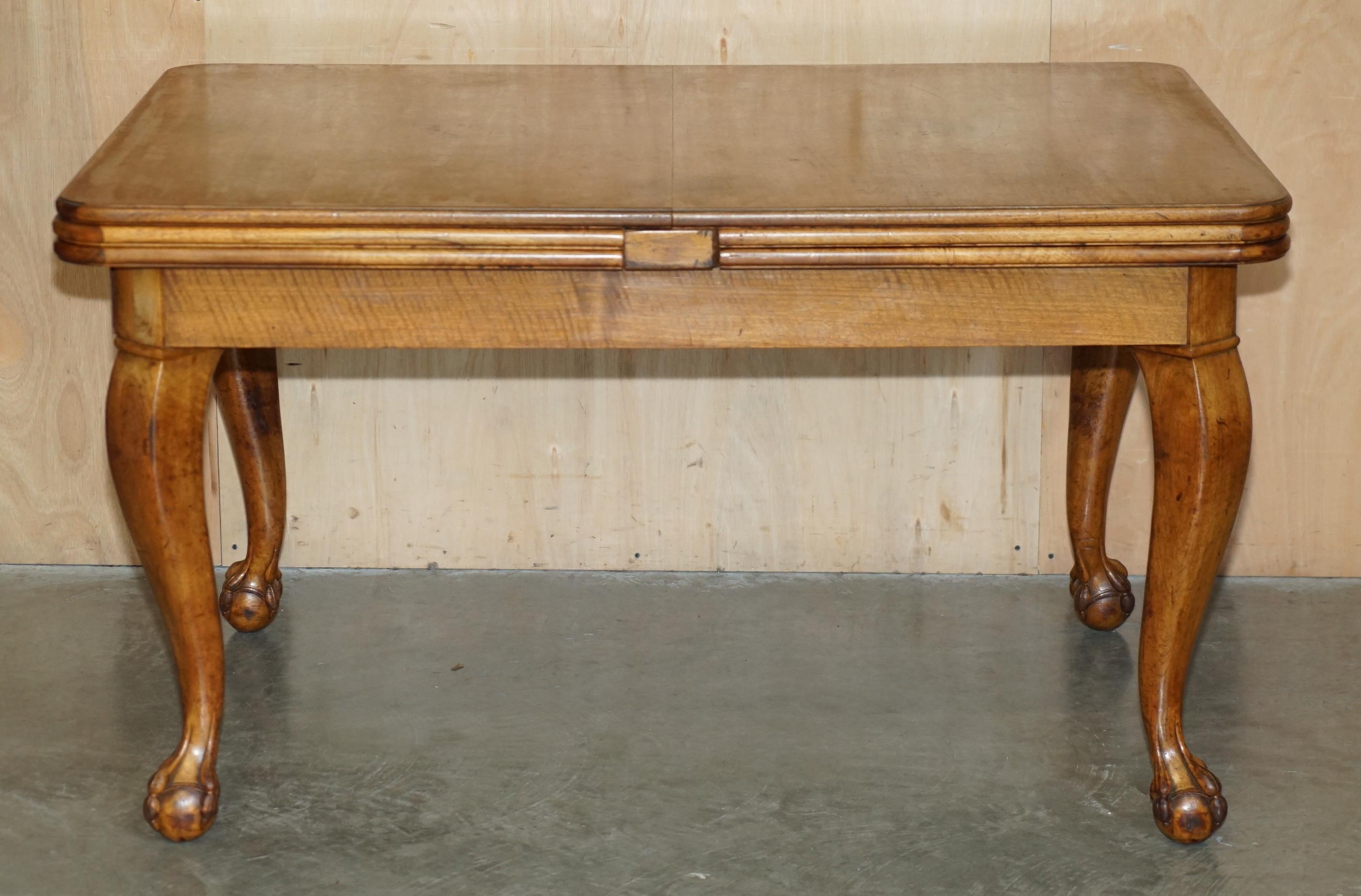 MESA DE COMEDOR MASSIVELY EXTENDiNG ANTIQUE FRENCH WALNUT ART DECO CLAW & BALL Art Decó en venta