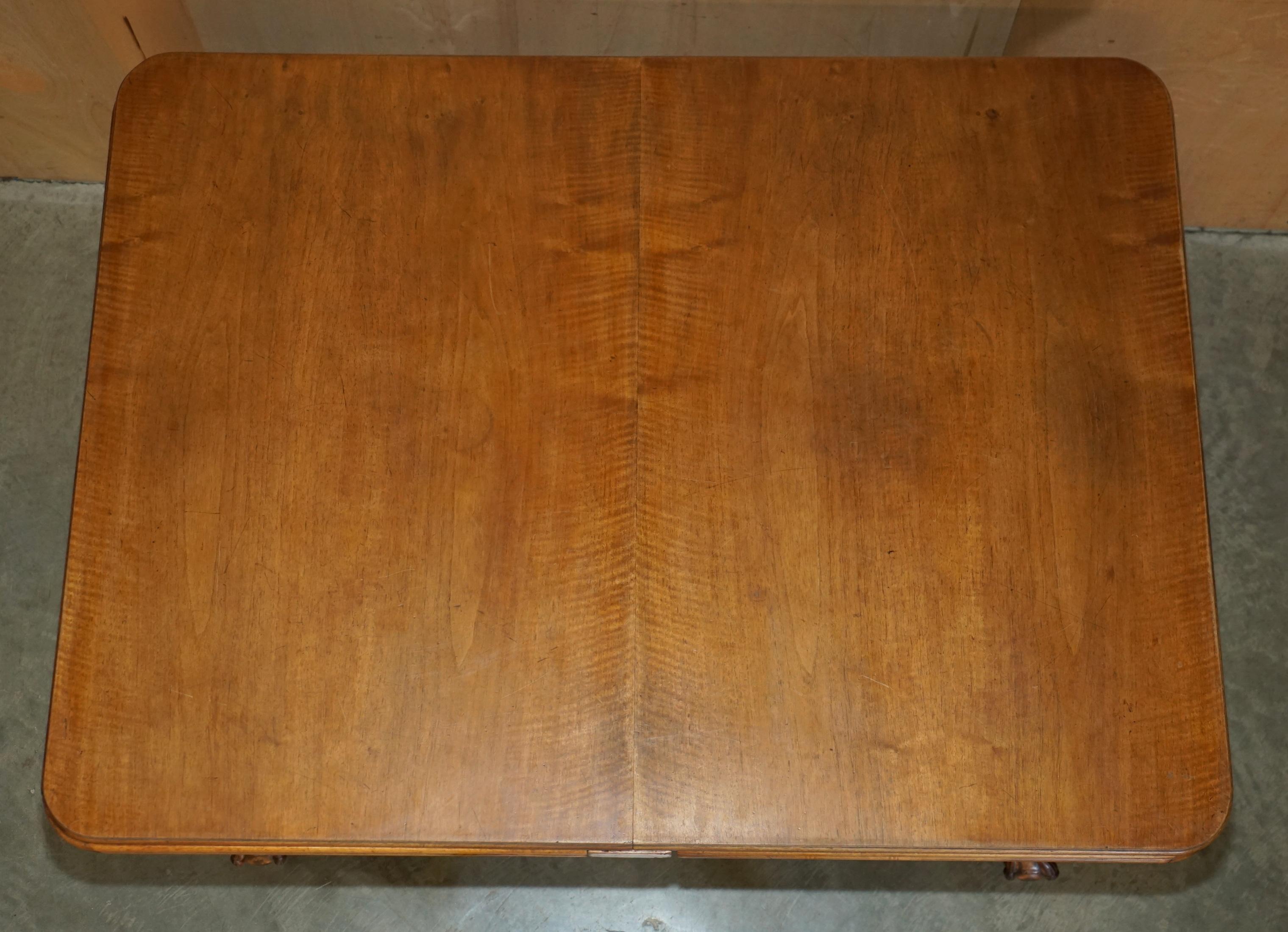 MESA DE COMEDOR MASSIVELY EXTENDiNG ANTIQUE FRENCH WALNUT ART DECO CLAW & BALL en Bueno estado para la venta en West Sussex, Pulborough