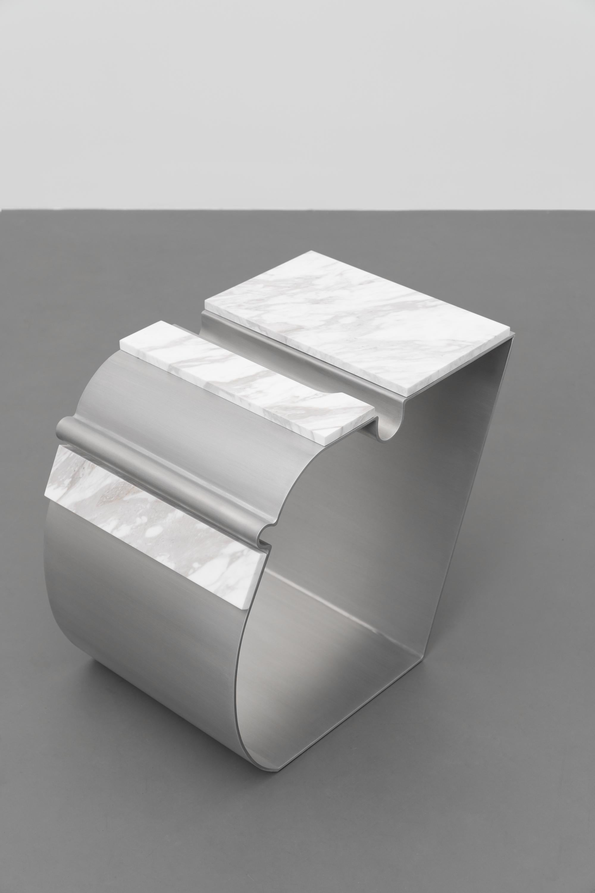 Table d'appoint Massless en aluminium et marbre de Todomuta Studio en vente 1