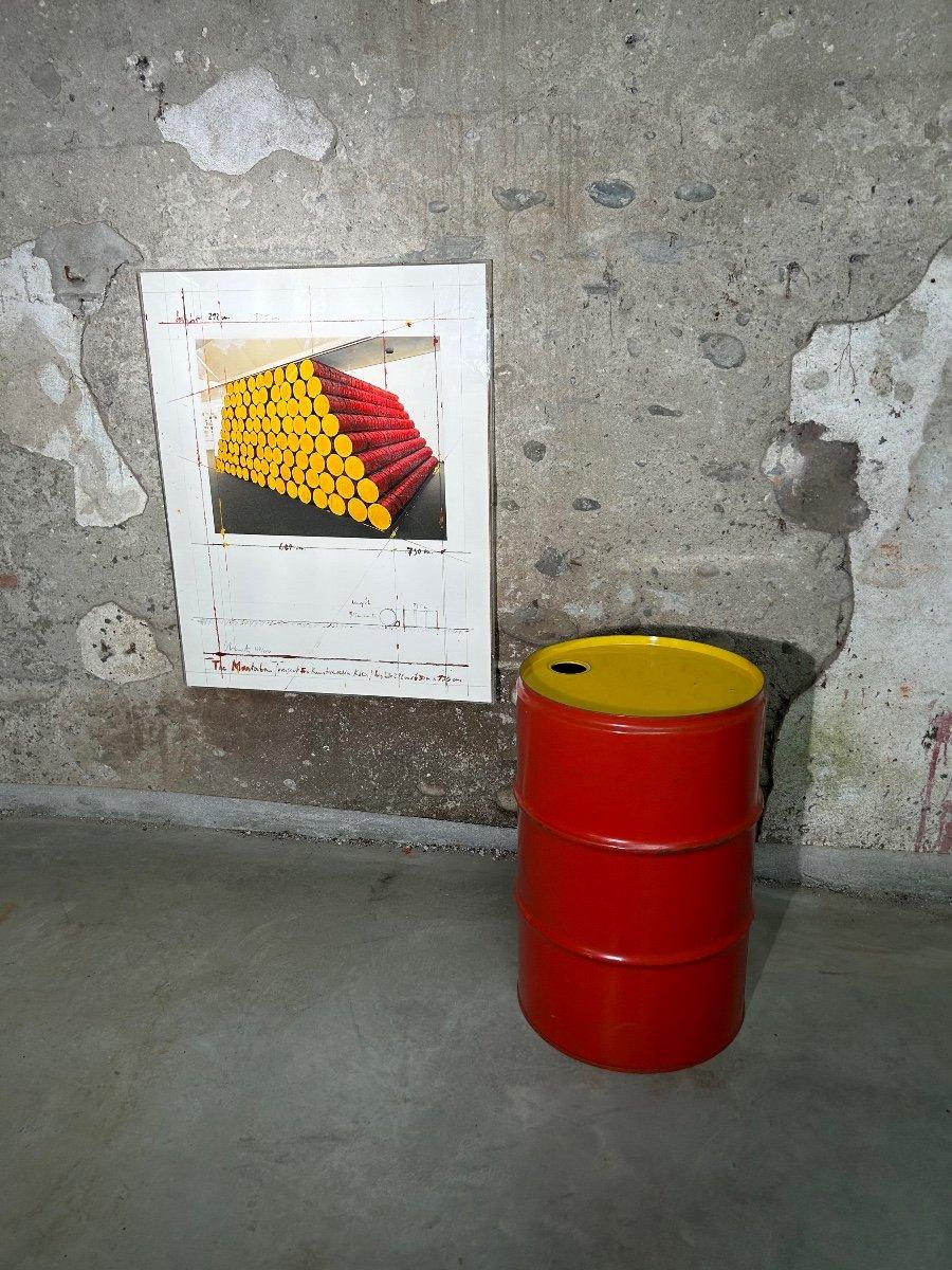 Late 20th Century Mastaba serigraphy & barrel For Sale