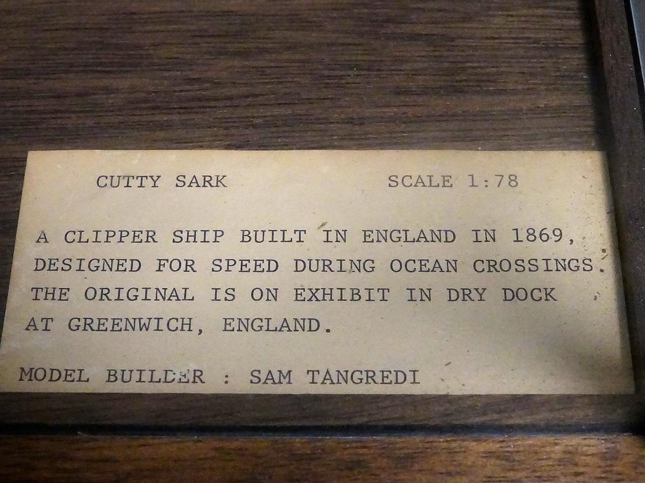 Master Built Cased Cutty Sark Scale Model In Good Condition For Sale In Peekskill, NY