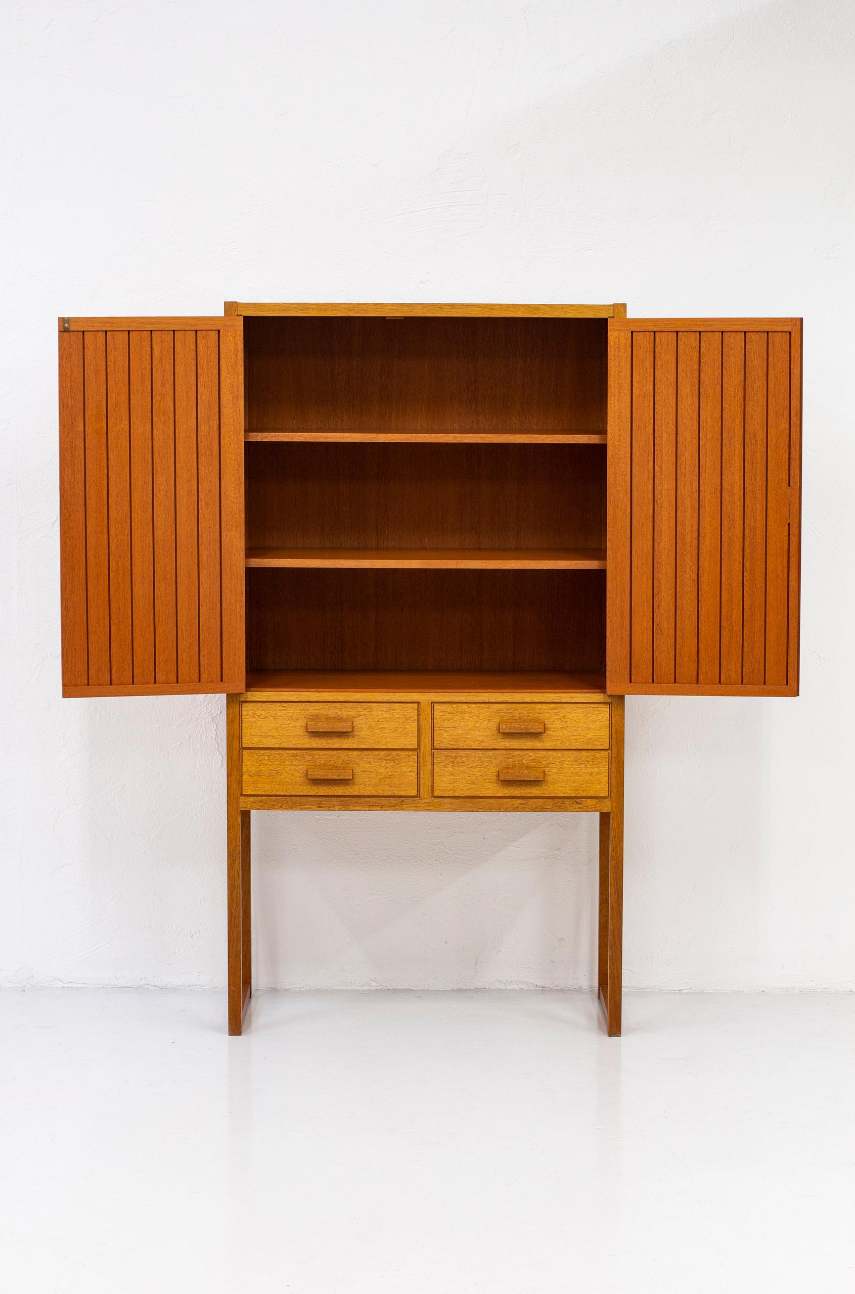 Master Cabinet in Teak by Marianne Von Münchow In Good Condition For Sale In Hägersten, SE